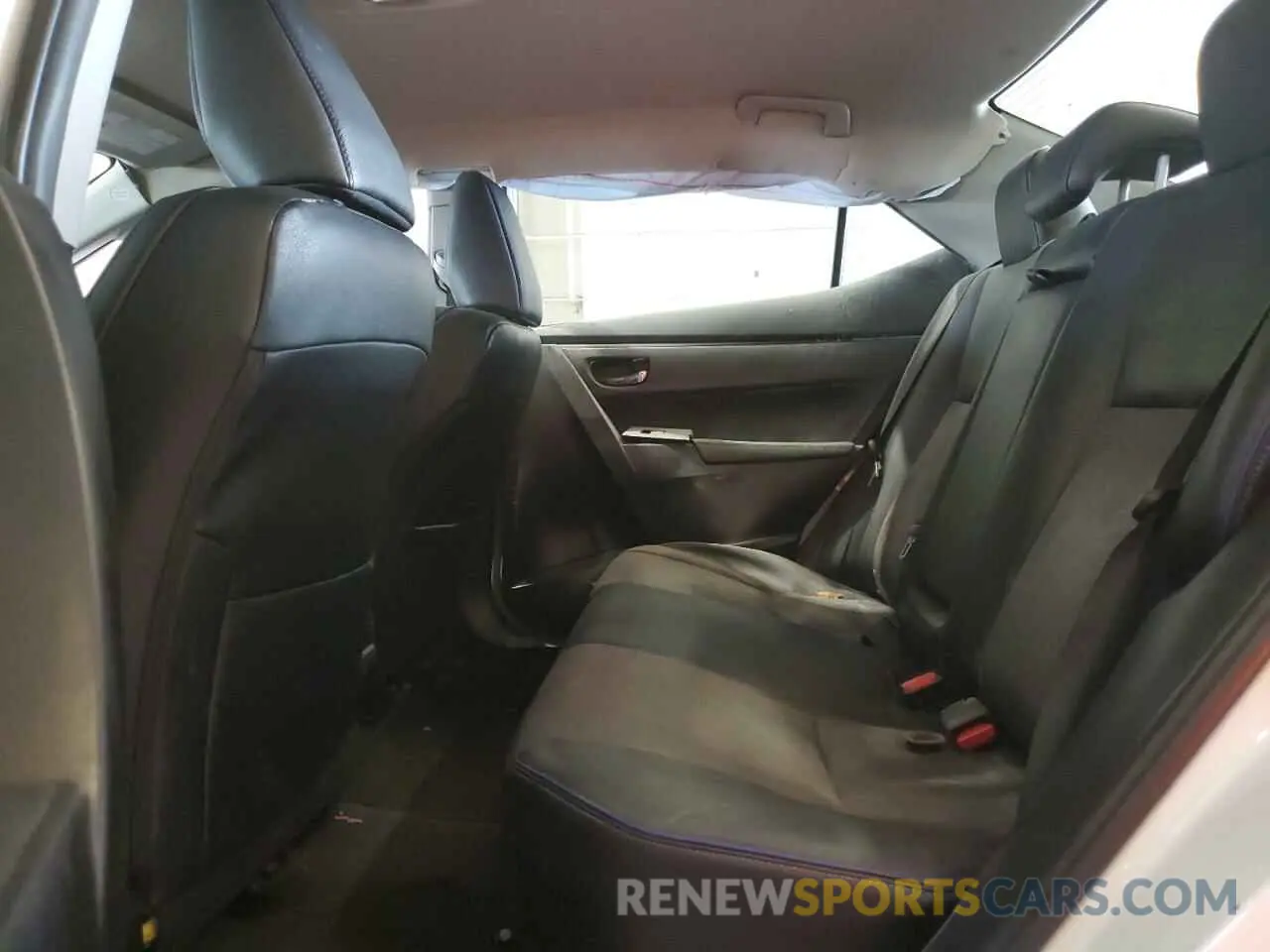 10 Фотография поврежденного автомобиля 5YFBURHE1KP946876 TOYOTA COROLLA 2019