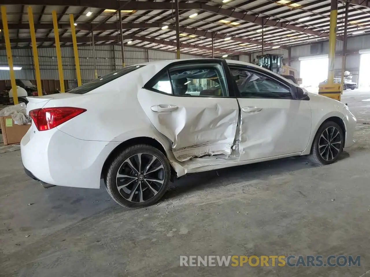 3 Фотография поврежденного автомобиля 5YFBURHE1KP946876 TOYOTA COROLLA 2019