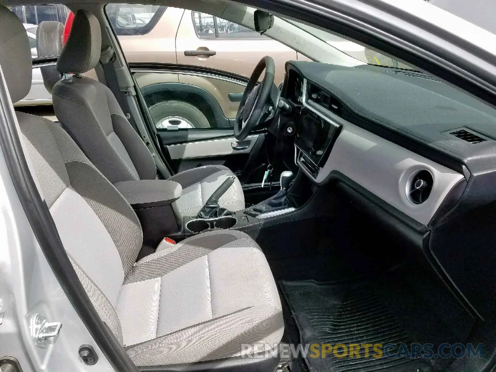 5 Photograph of a damaged car 5YFBURHE2KP869306 TOYOTA COROLLA 2019