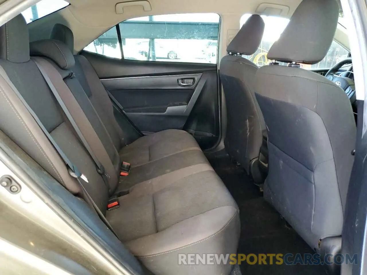 10 Photograph of a damaged car 5YFBURHE2KP875493 TOYOTA COROLLA 2019