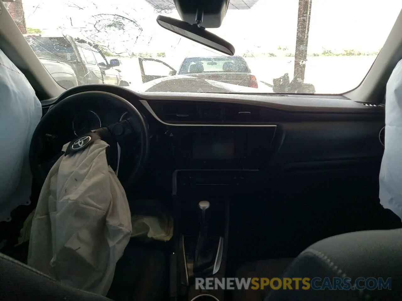 9 Photograph of a damaged car 5YFBURHE2KP876255 TOYOTA COROLLA 2019