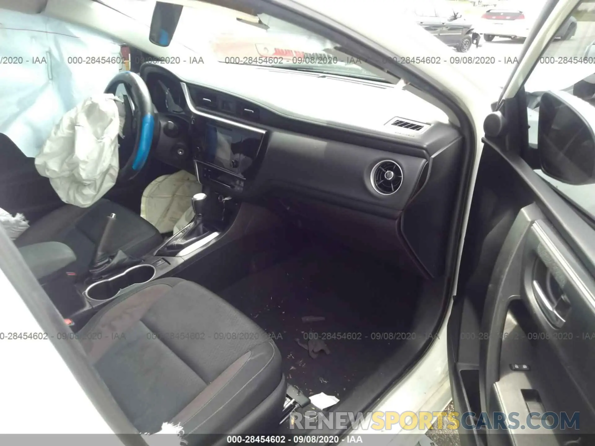 5 Photograph of a damaged car 5YFBURHE2KP882749 TOYOTA COROLLA 2019