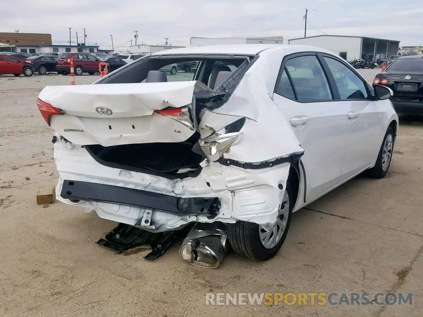 4 Photograph of a damaged car 5YFBURHE2KP888678 TOYOTA COROLLA 2019