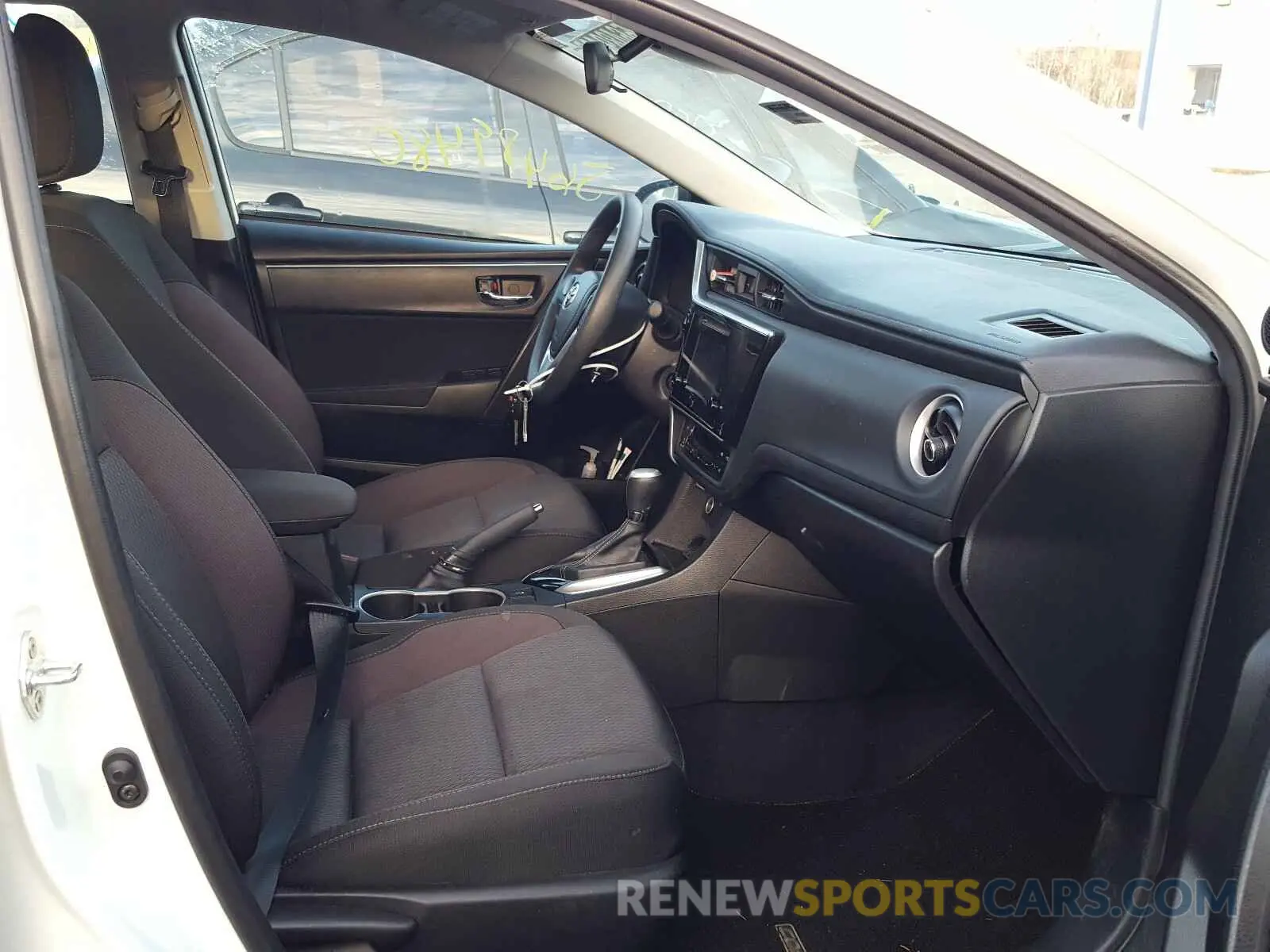 5 Photograph of a damaged car 5YFBURHE2KP896859 TOYOTA COROLLA 2019