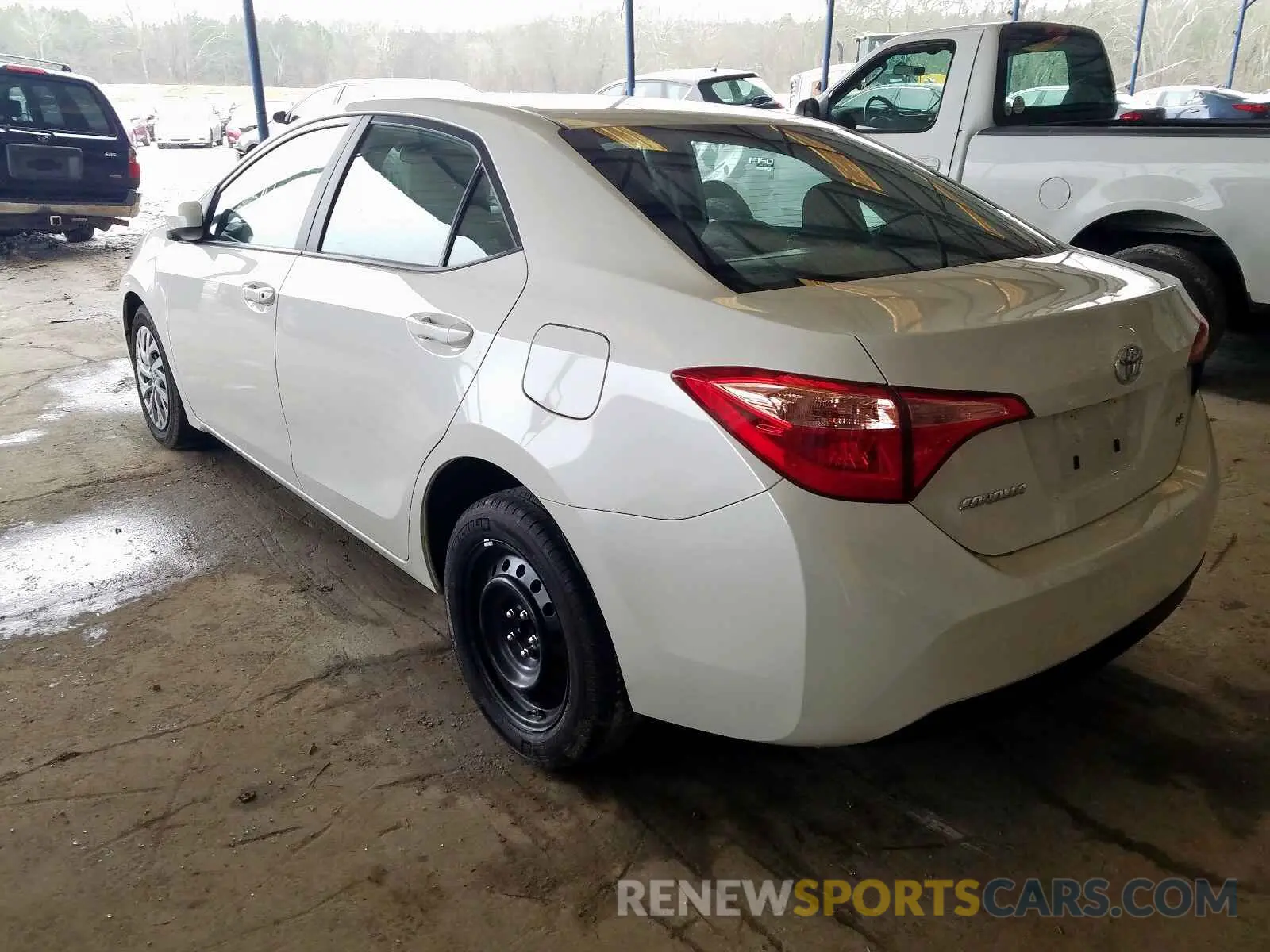 3 Photograph of a damaged car 5YFBURHE2KP902420 TOYOTA COROLLA 2019