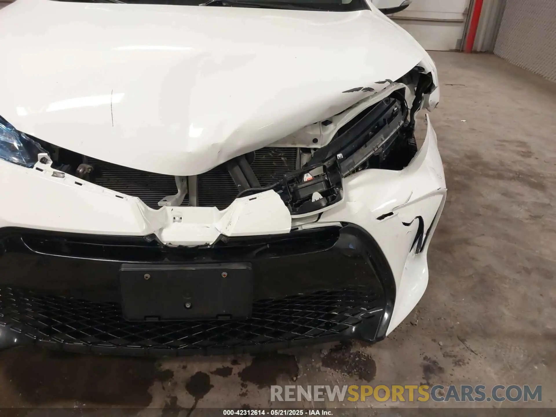 6 Photograph of a damaged car 5YFBURHE2KP903812 TOYOTA COROLLA 2019