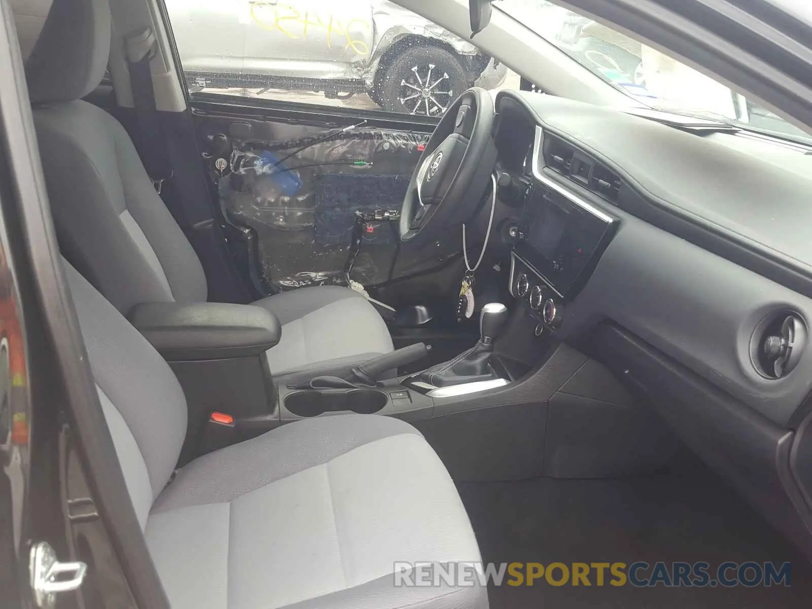 5 Photograph of a damaged car 5YFBURHE2KP907973 TOYOTA COROLLA 2019