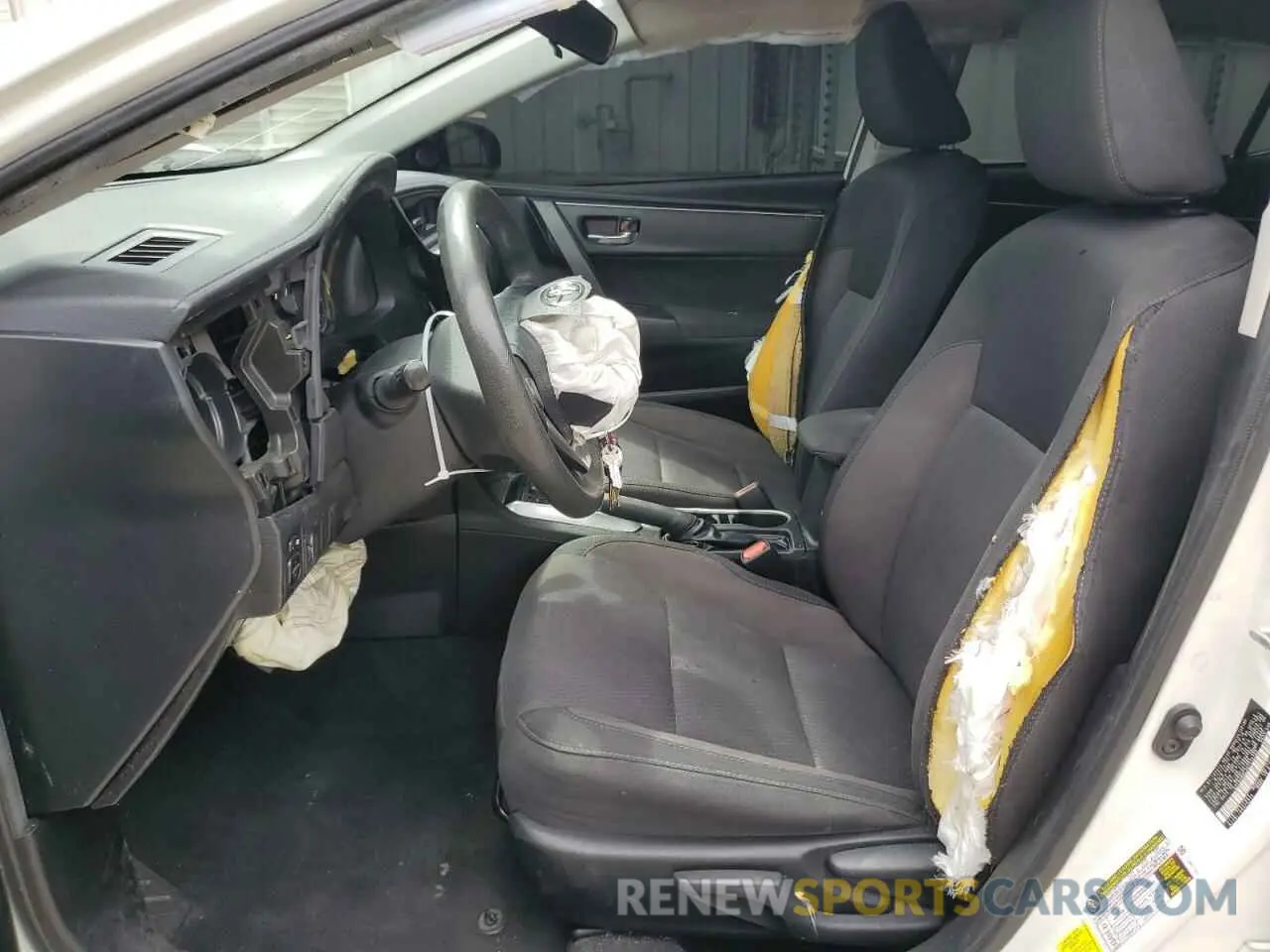 7 Photograph of a damaged car 5YFBURHE2KP915703 TOYOTA COROLLA 2019