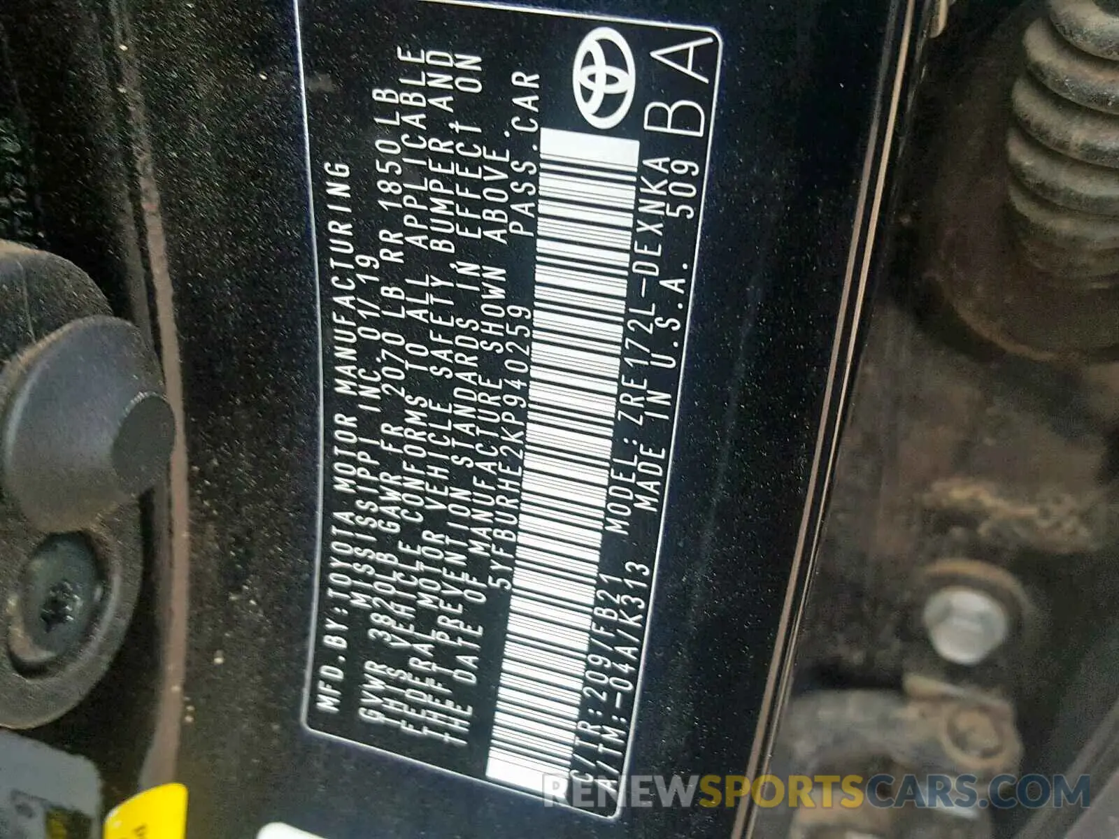 10 Photograph of a damaged car 5YFBURHE2KP940259 TOYOTA COROLLA 2019