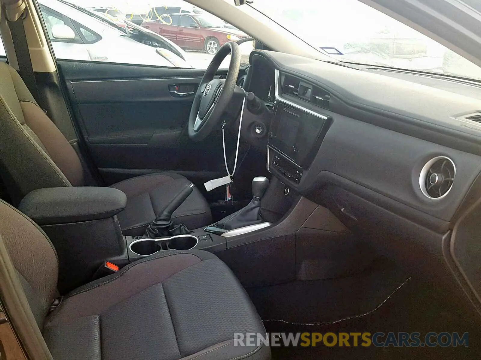 5 Photograph of a damaged car 5YFBURHE2KP940259 TOYOTA COROLLA 2019