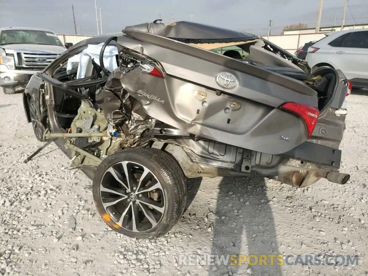 3 Photograph of a damaged car 5YFBURHE3KP860016 TOYOTA COROLLA 2019