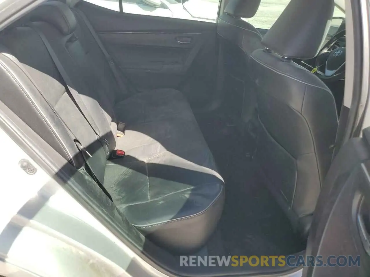 10 Photograph of a damaged car 5YFBURHE3KP875065 TOYOTA COROLLA 2019
