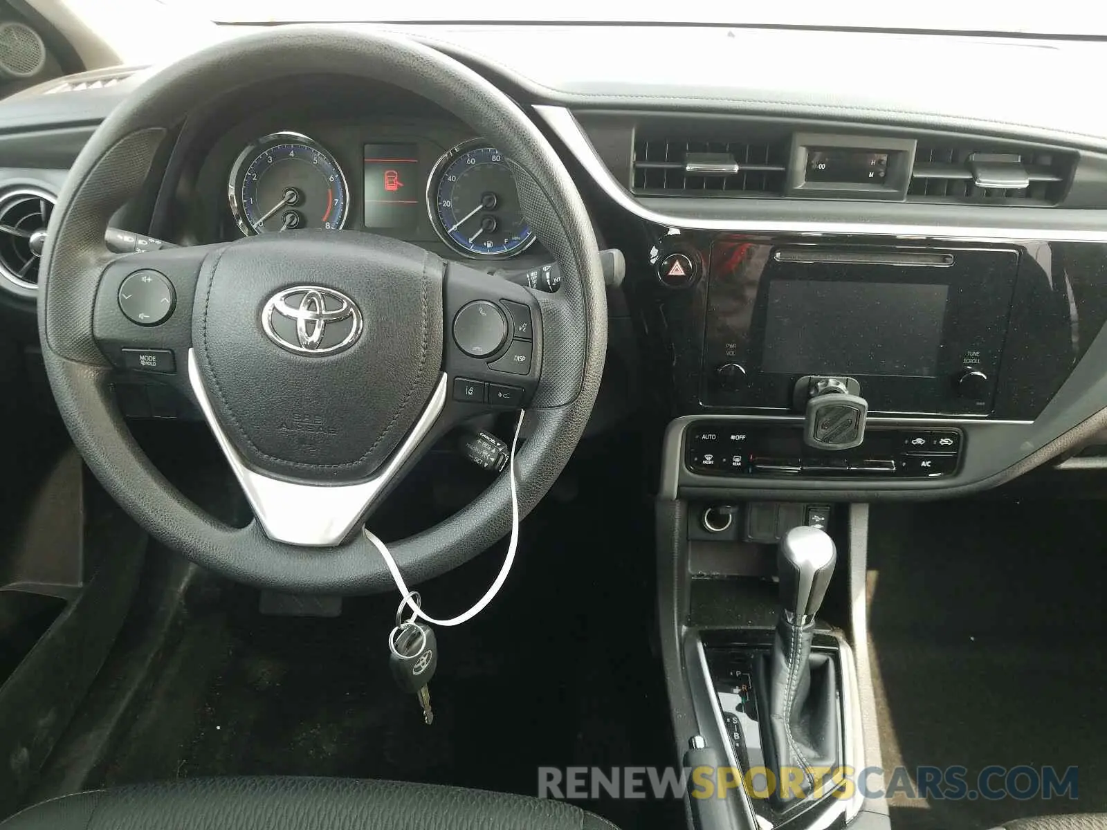 9 Photograph of a damaged car 5YFBURHE3KP875955 TOYOTA COROLLA 2019