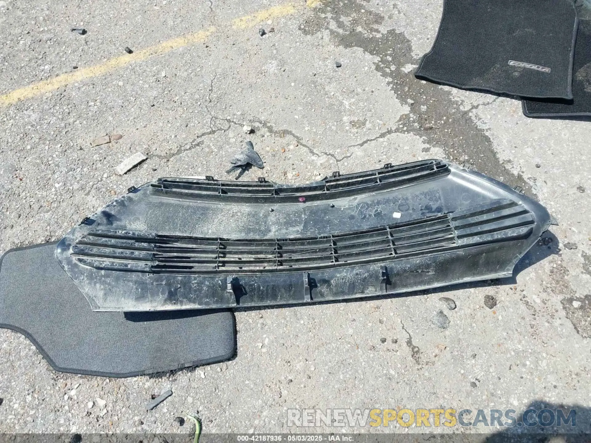 12 Photograph of a damaged car 5YFBURHE3KP880265 TOYOTA COROLLA 2019