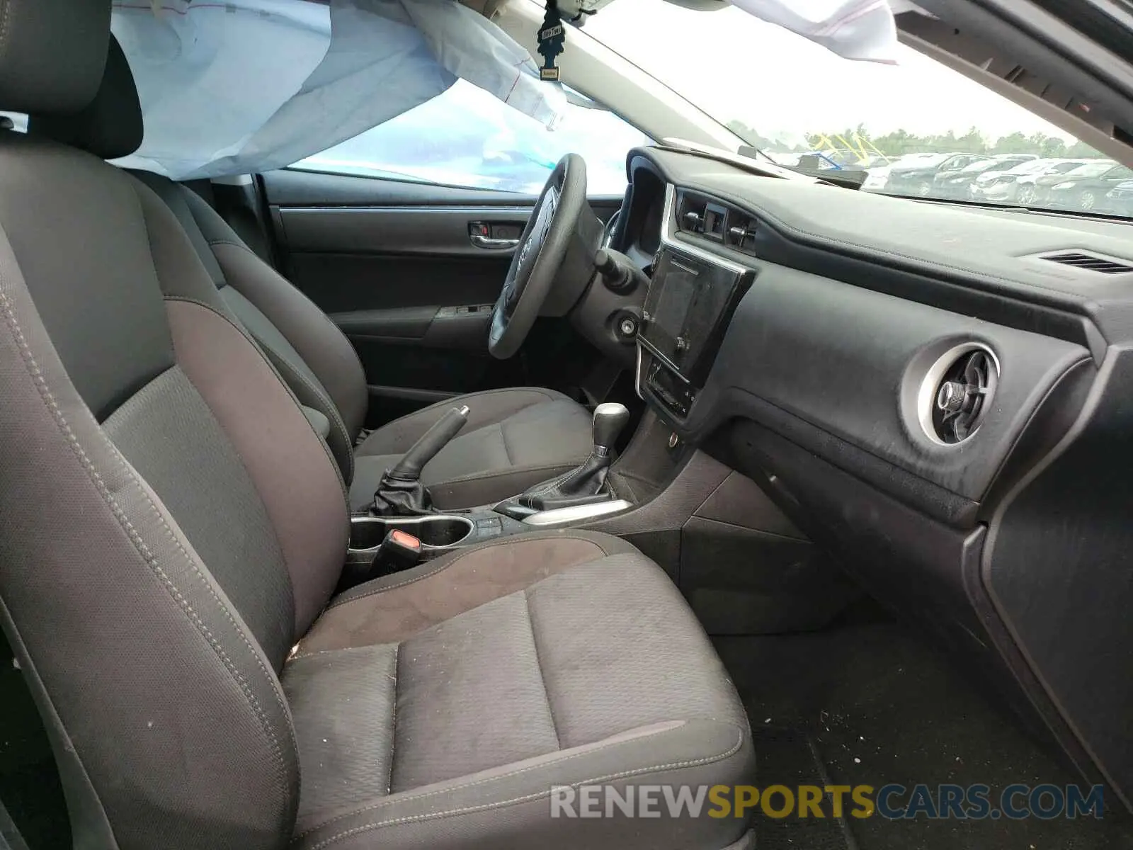 5 Photograph of a damaged car 5YFBURHE3KP885076 TOYOTA COROLLA 2019