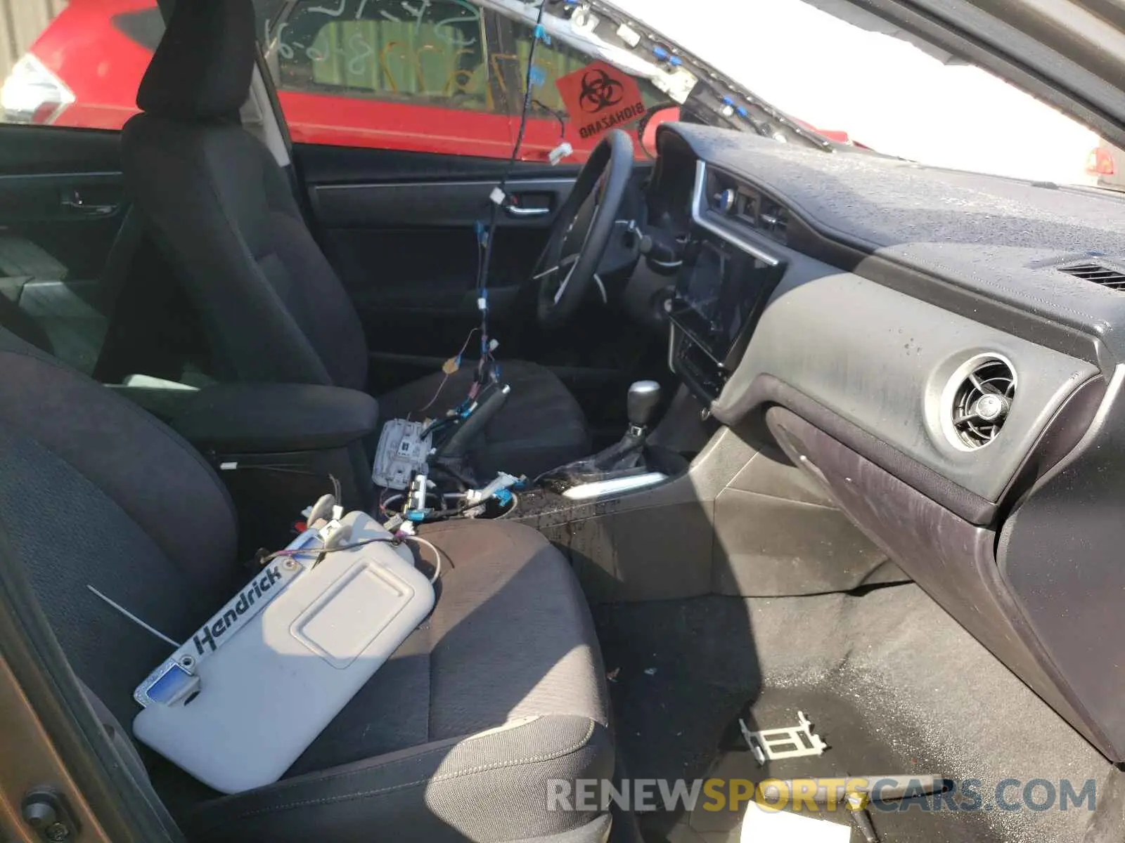 5 Photograph of a damaged car 5YFBURHE3KP887345 TOYOTA COROLLA 2019