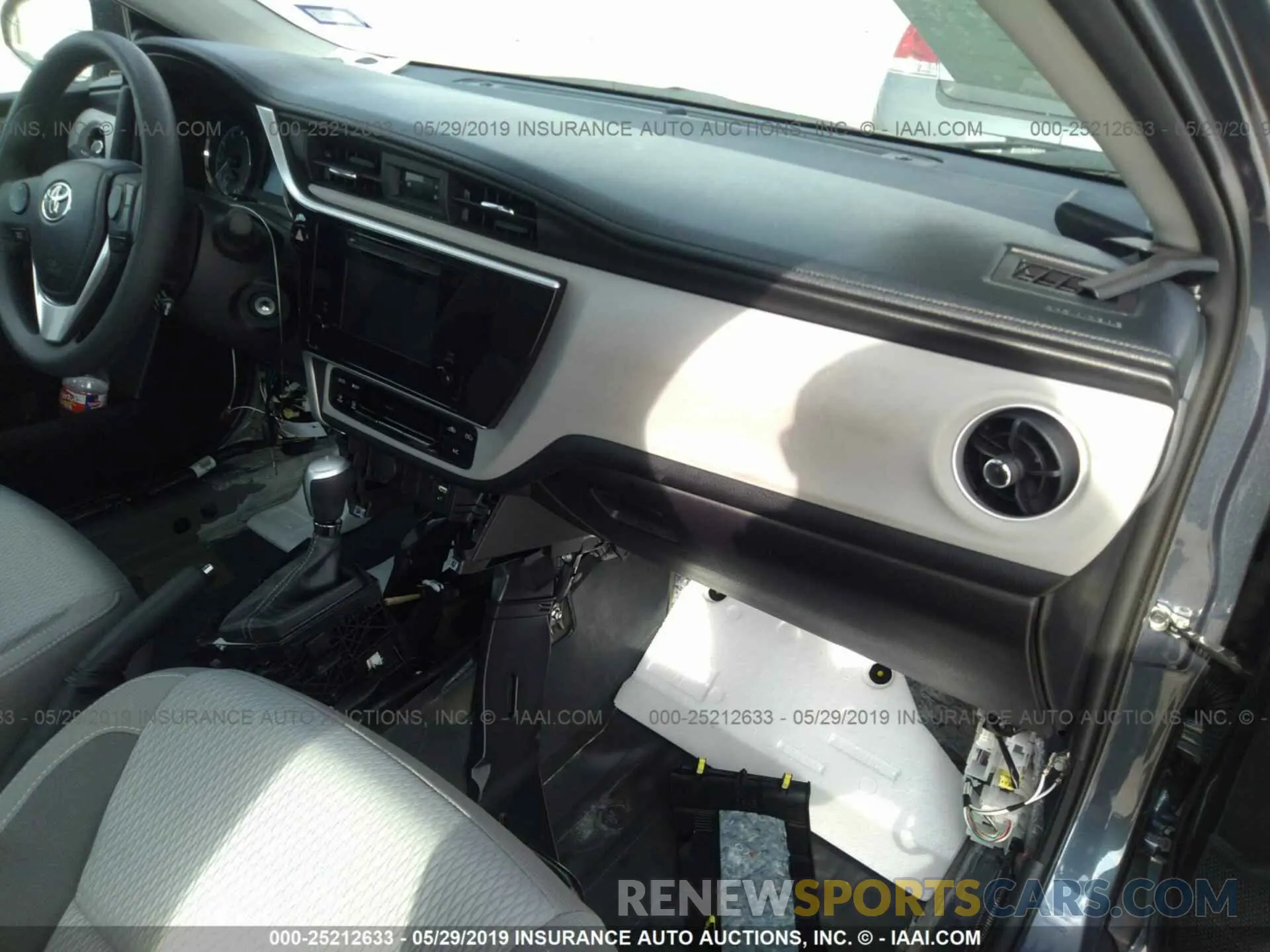 5 Photograph of a damaged car 5YFBURHE3KP894201 TOYOTA COROLLA 2019