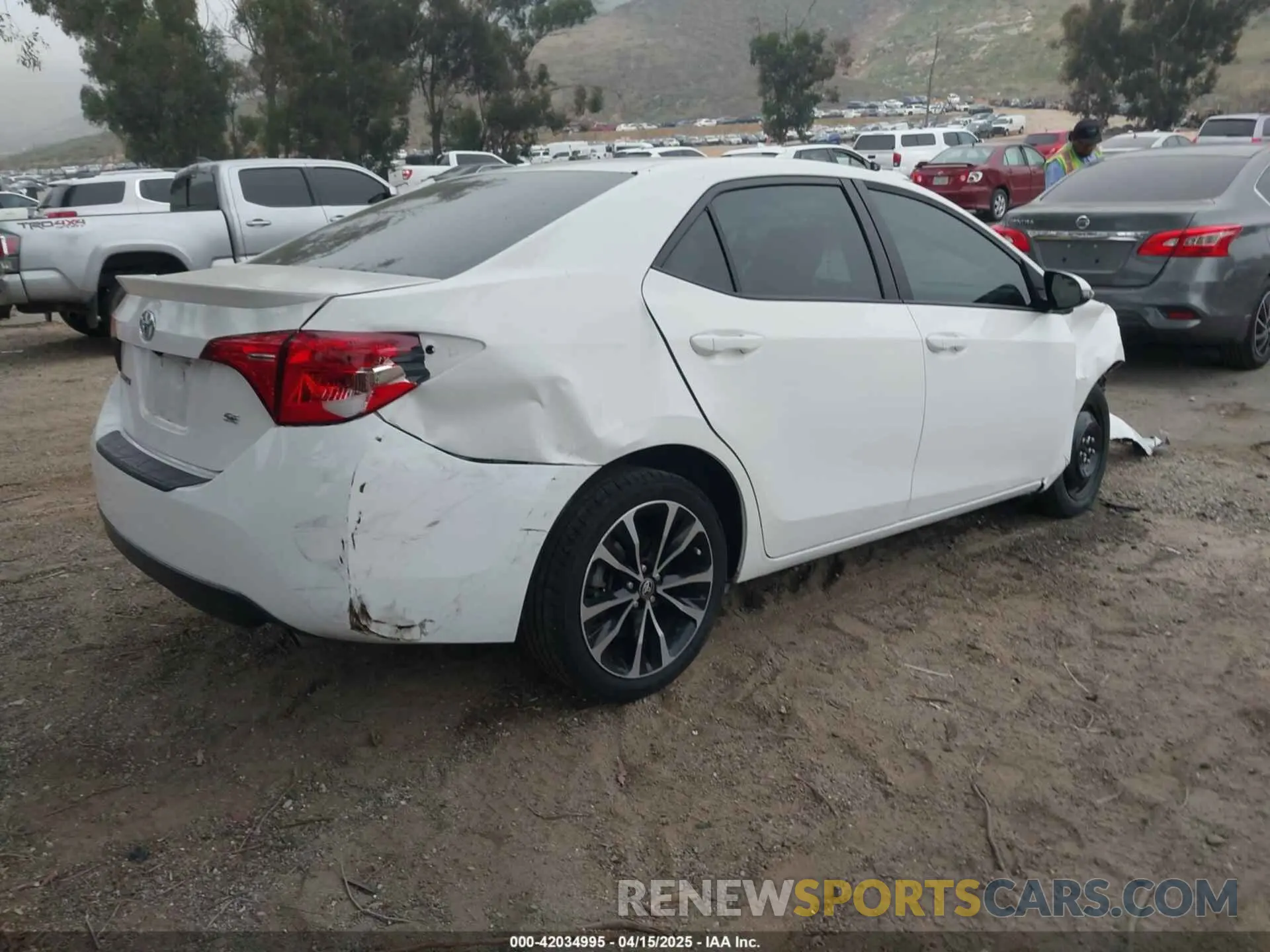 4 Фотография поврежденного автомобиля 5YFBURHE3KP895705 TOYOTA COROLLA 2019