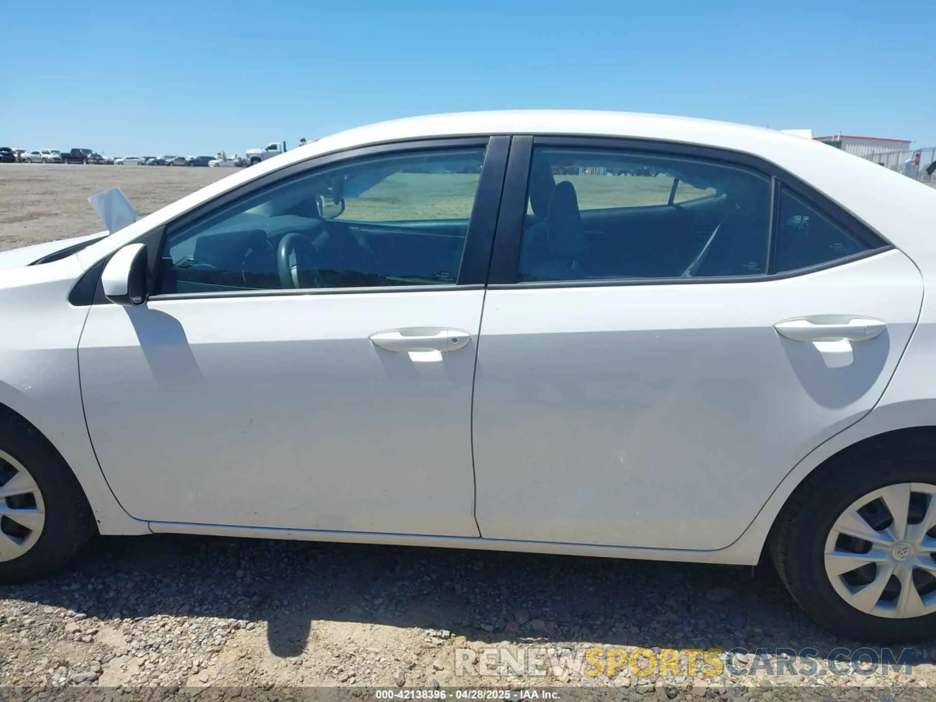 14 Photograph of a damaged car 5YFBURHE3KP902247 TOYOTA COROLLA 2019