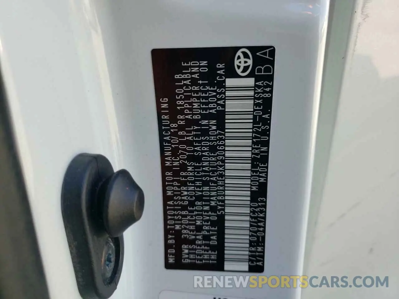 10 Photograph of a damaged car 5YFBURHE3KP906637 TOYOTA COROLLA 2019