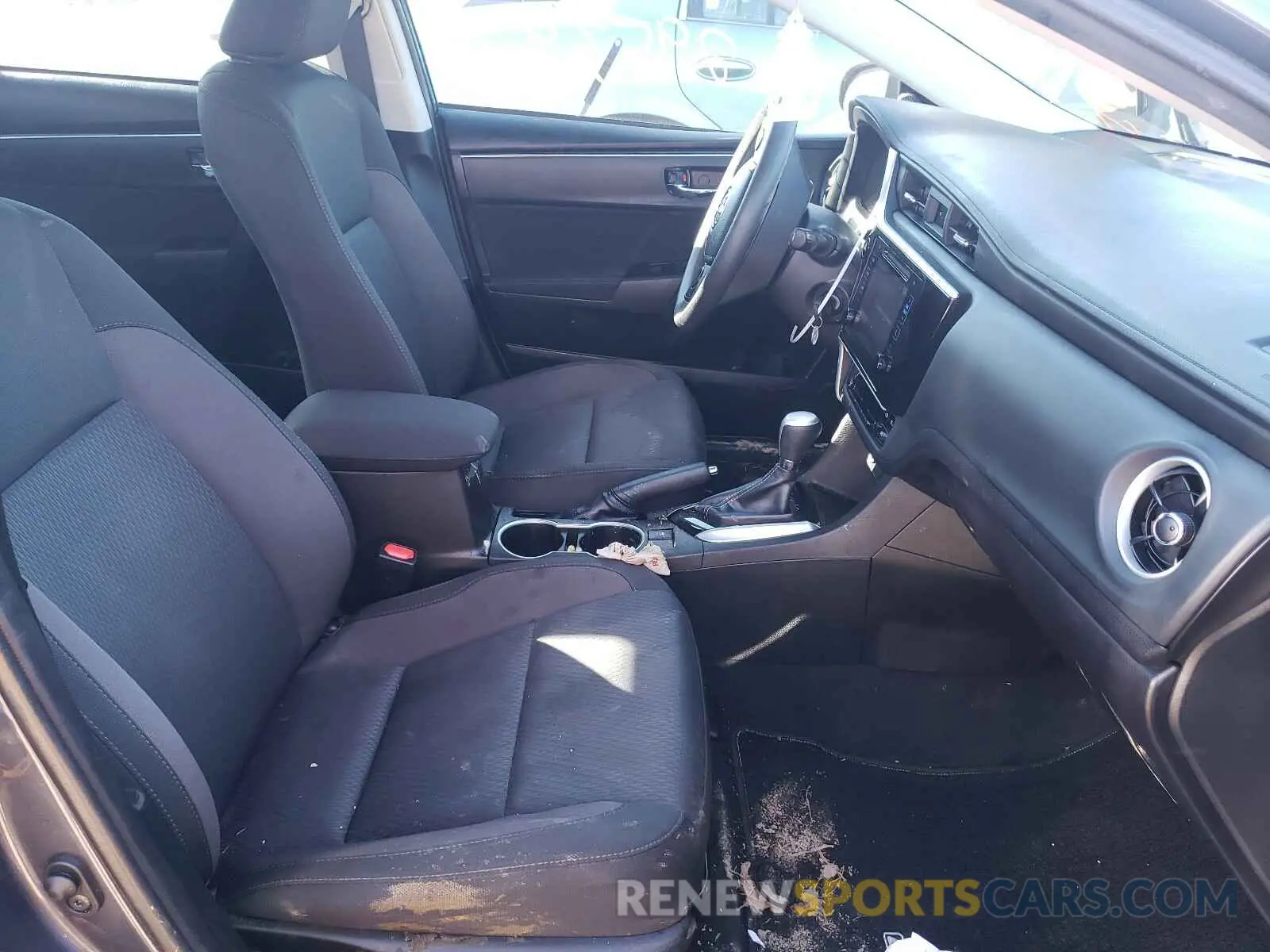 5 Photograph of a damaged car 5YFBURHE3KP908632 TOYOTA COROLLA 2019