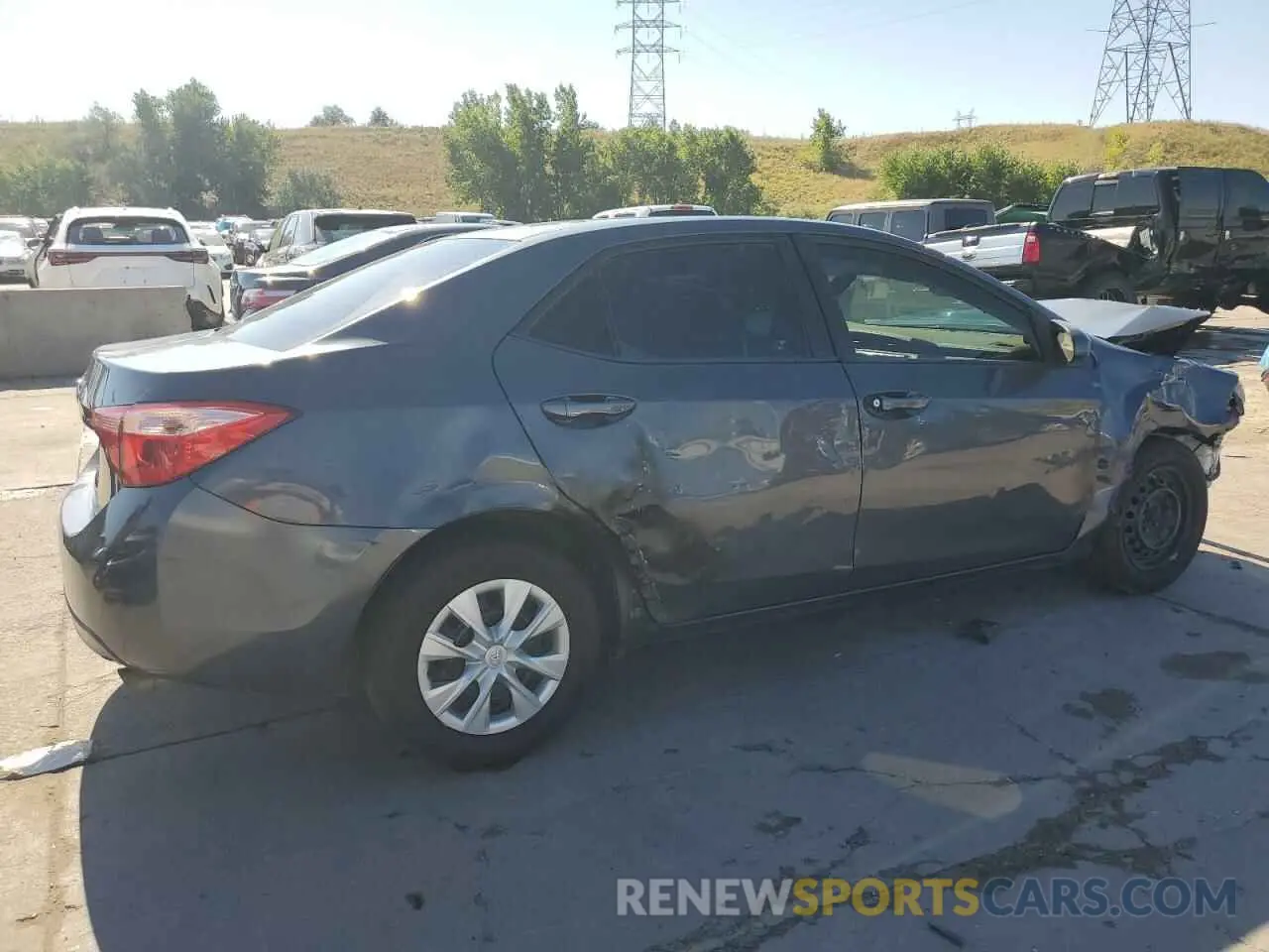 3 Photograph of a damaged car 5YFBURHE3KP909389 TOYOTA COROLLA 2019