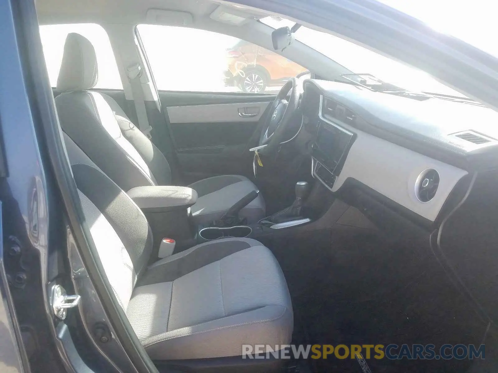 5 Photograph of a damaged car 5YFBURHE3KP910476 TOYOTA COROLLA 2019