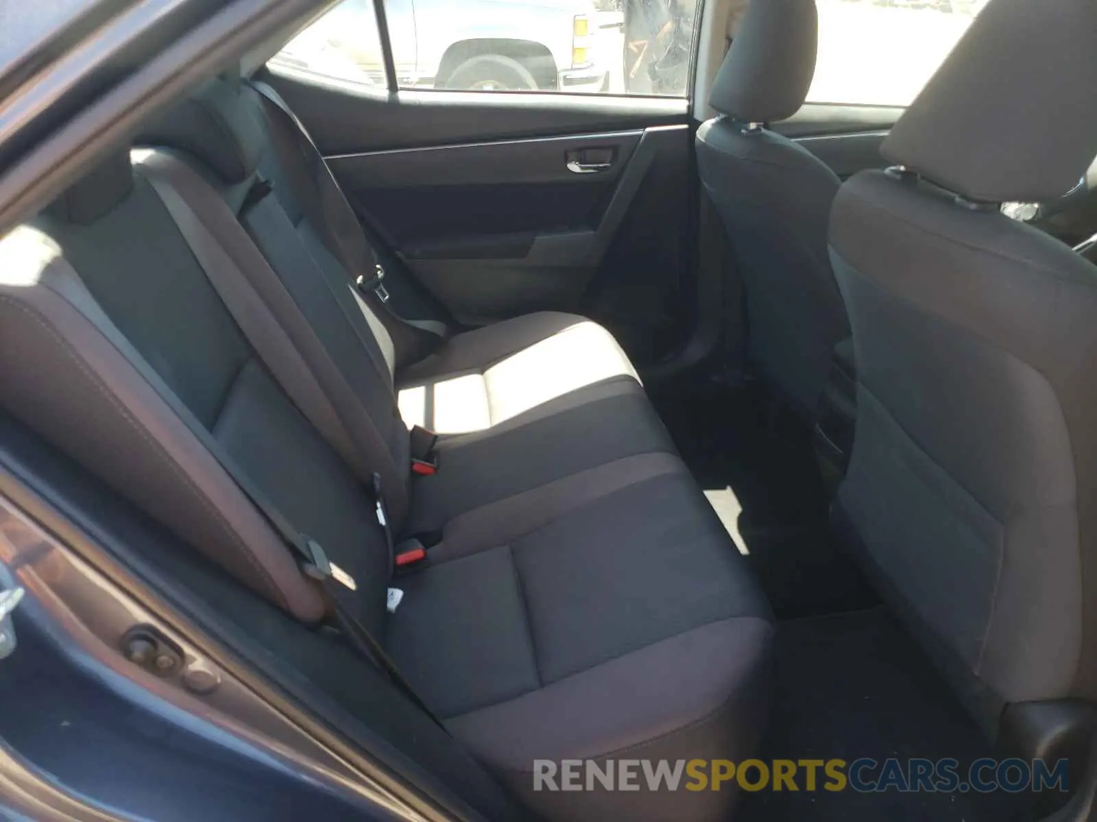 6 Photograph of a damaged car 5YFBURHE3KP913989 TOYOTA COROLLA 2019