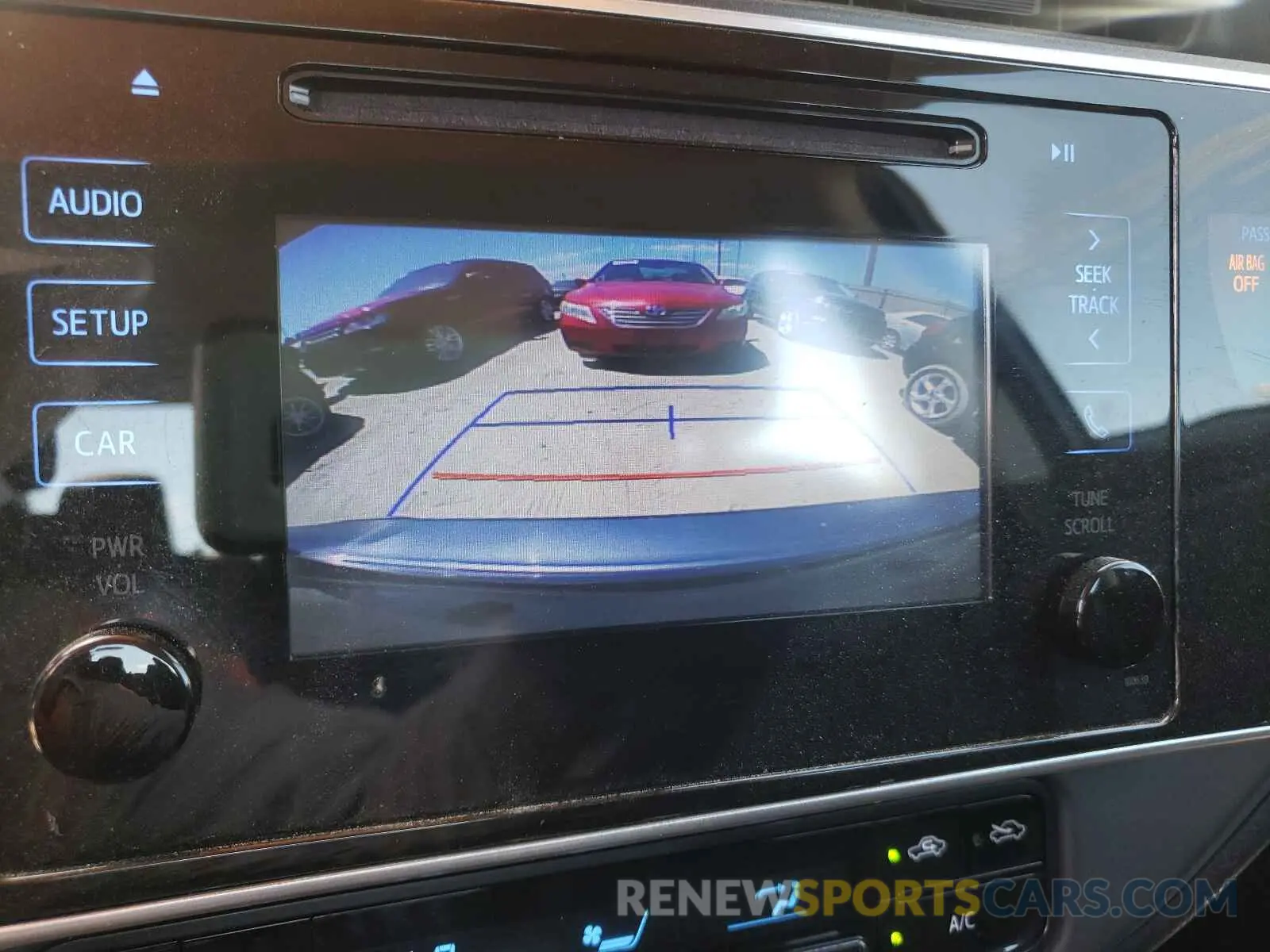 9 Photograph of a damaged car 5YFBURHE3KP913989 TOYOTA COROLLA 2019