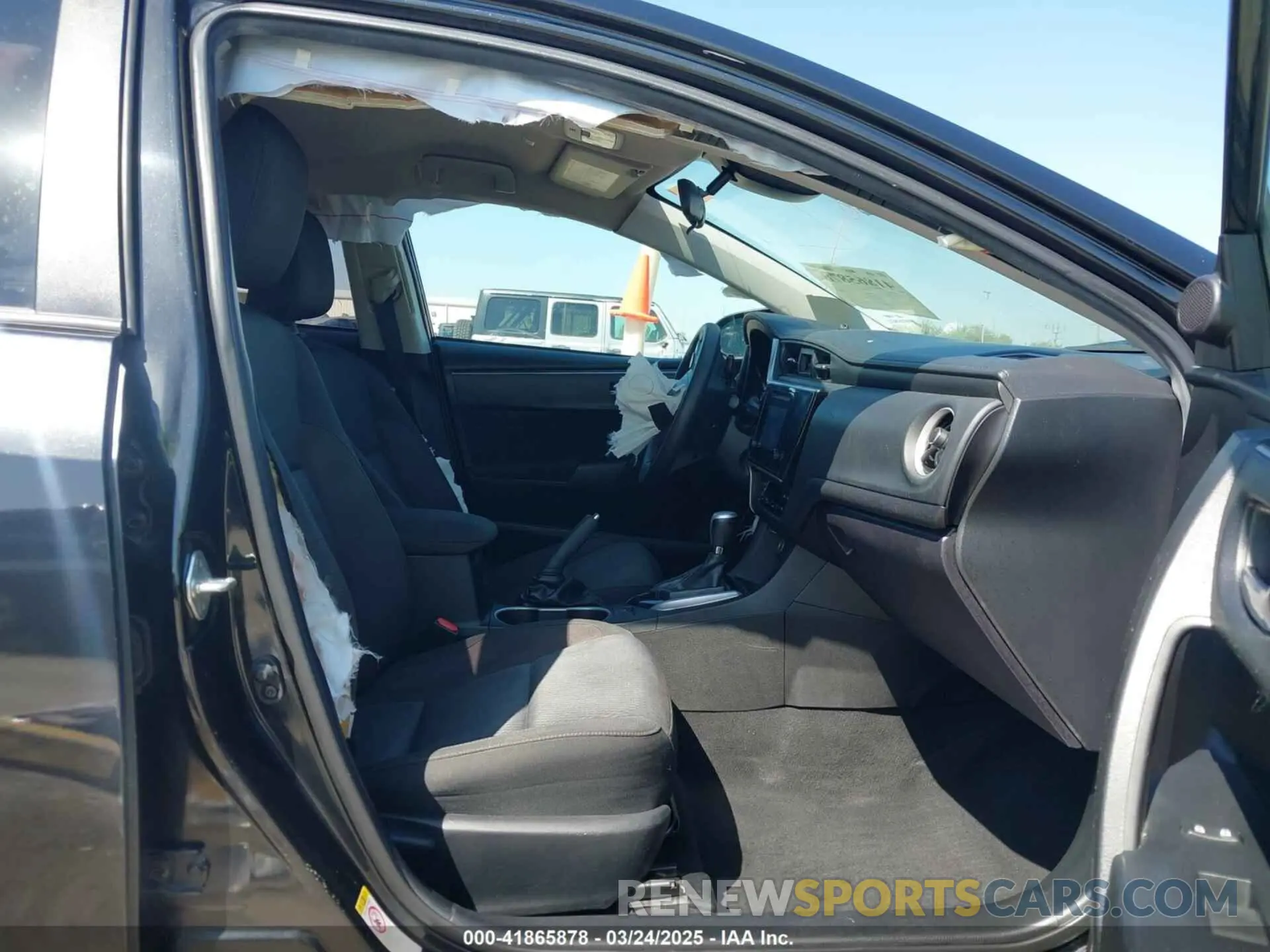 5 Photograph of a damaged car 5YFBURHE3KP919758 TOYOTA COROLLA 2019