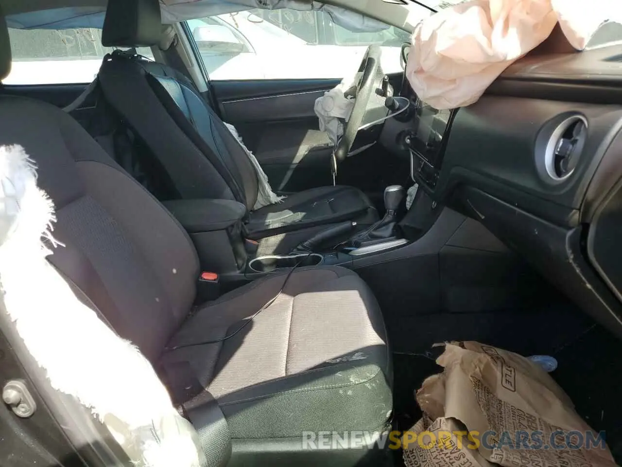 5 Photograph of a damaged car 5YFBURHE3KP925544 TOYOTA COROLLA 2019
