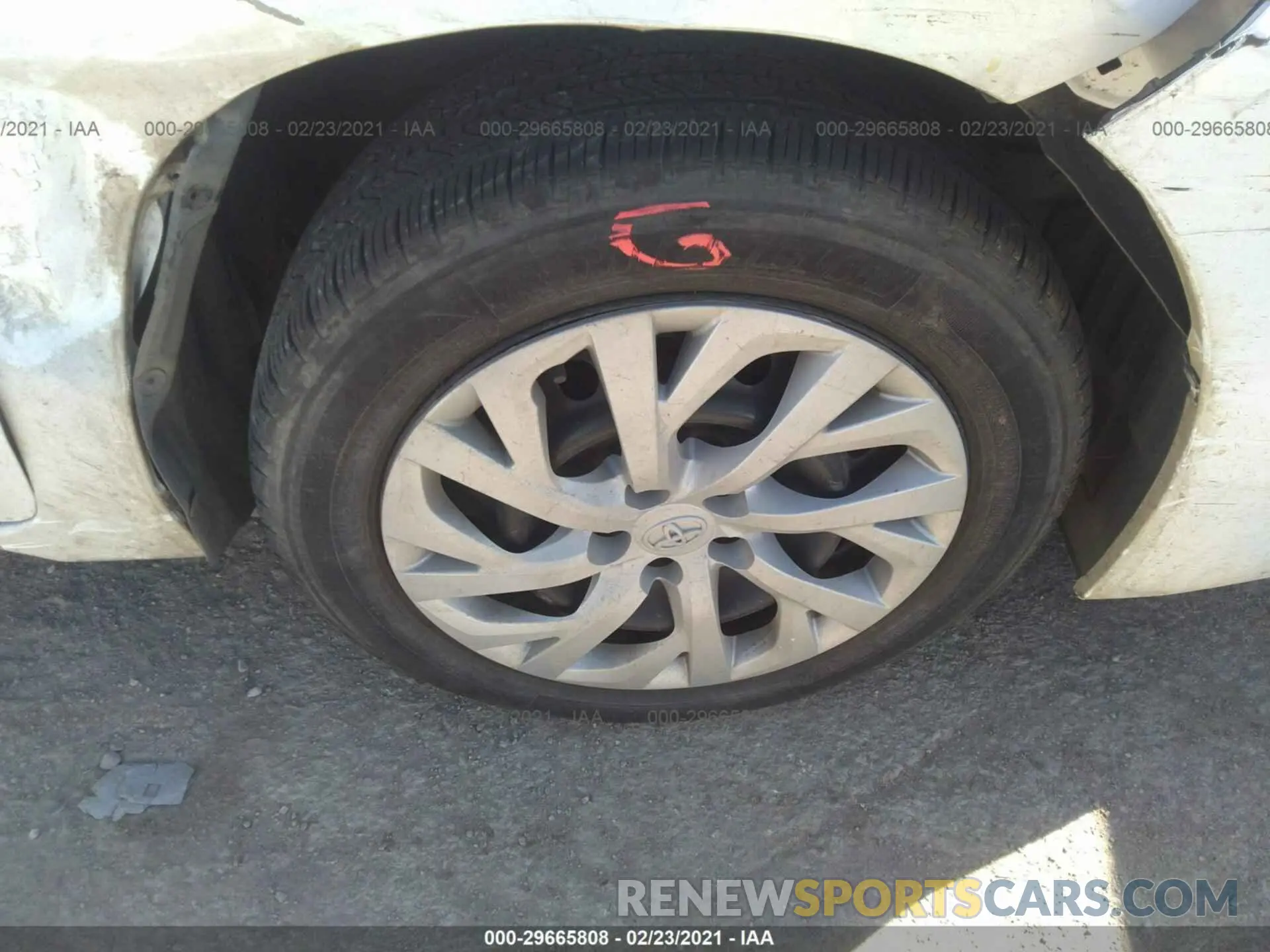 13 Photograph of a damaged car 5YFBURHE3KP932199 TOYOTA COROLLA 2019