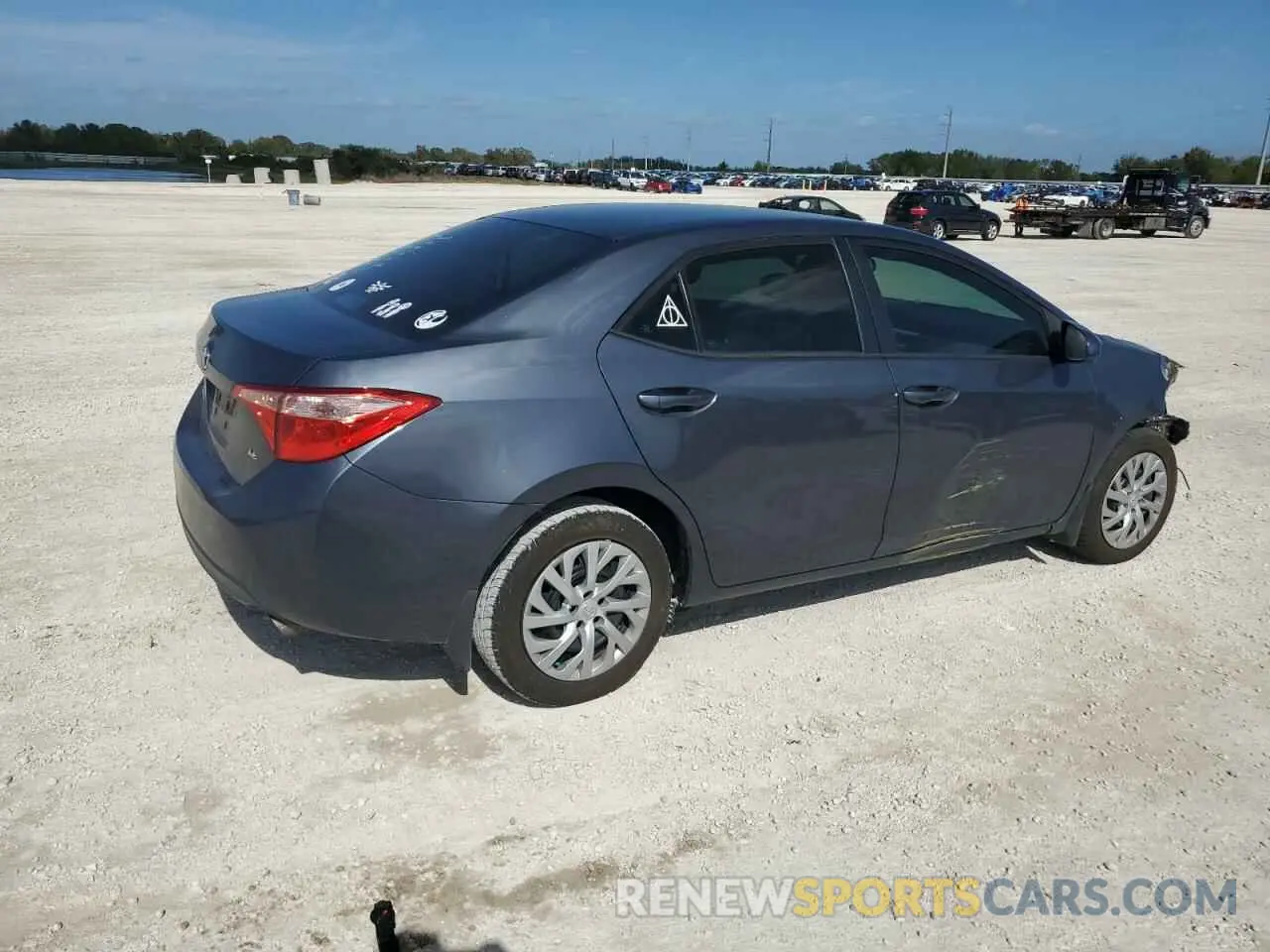 3 Фотография поврежденного автомобиля 5YFBURHE3KP932624 TOYOTA COROLLA 2019