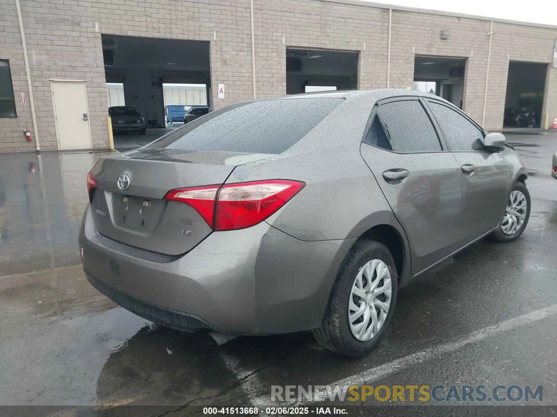 4 Photograph of a damaged car 5YFBURHE4KP865645 TOYOTA COROLLA 2019