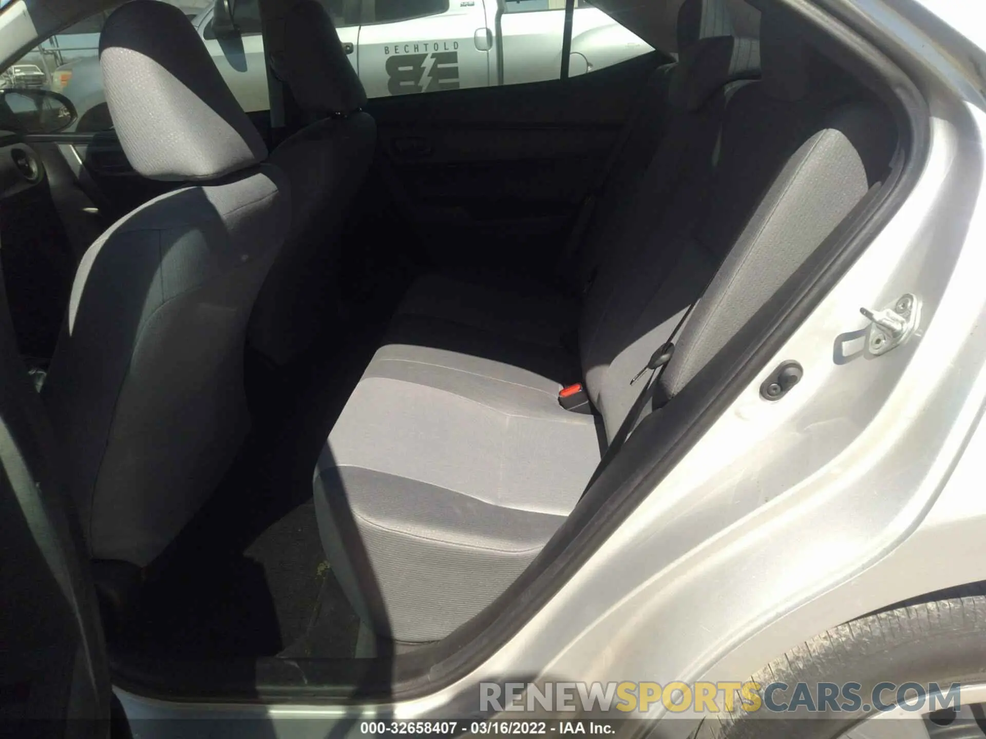 8 Photograph of a damaged car 5YFBURHE4KP868691 TOYOTA COROLLA 2019