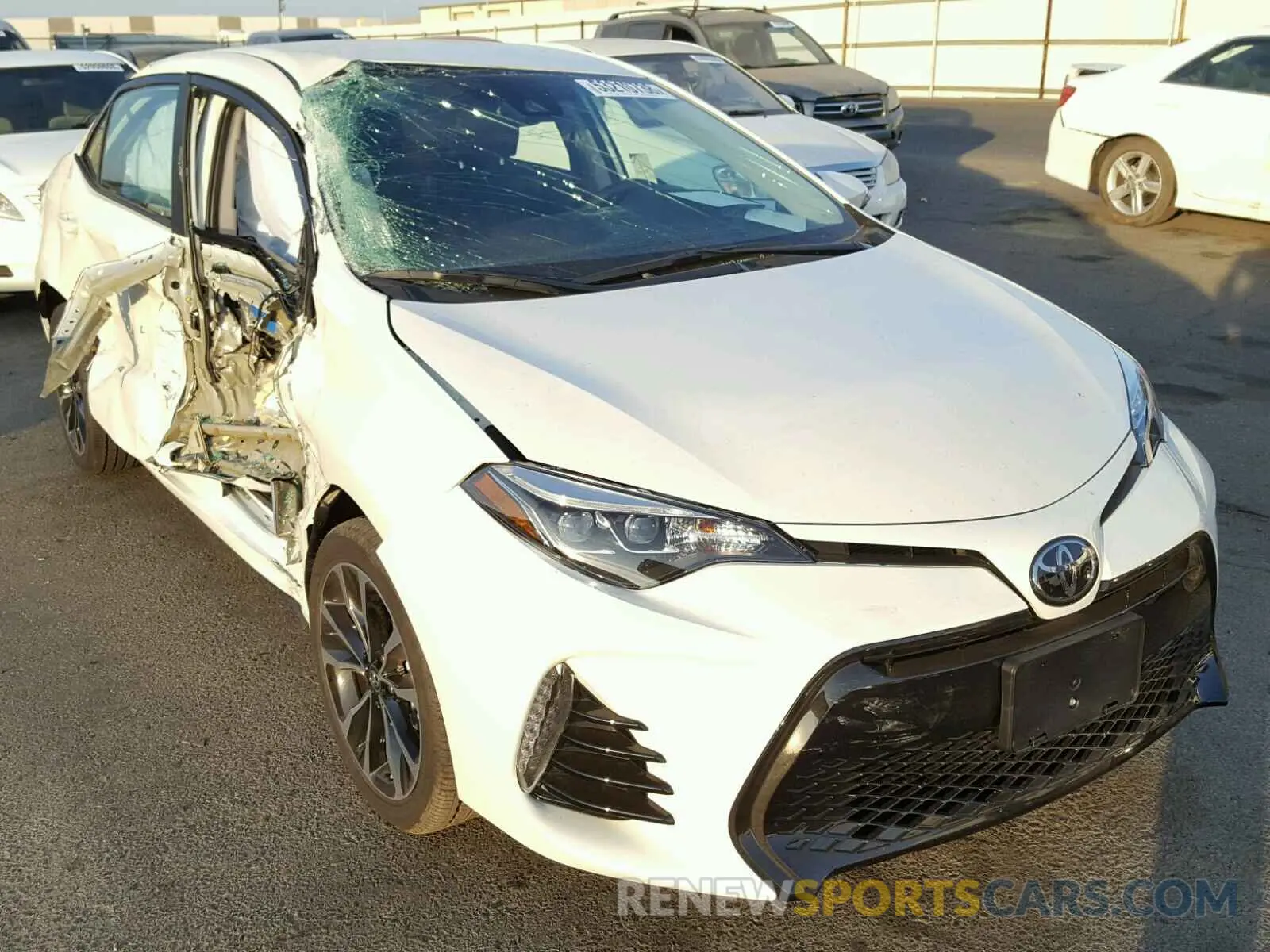 1 Photograph of a damaged car 5YFBURHE4KP870571 TOYOTA COROLLA 2019