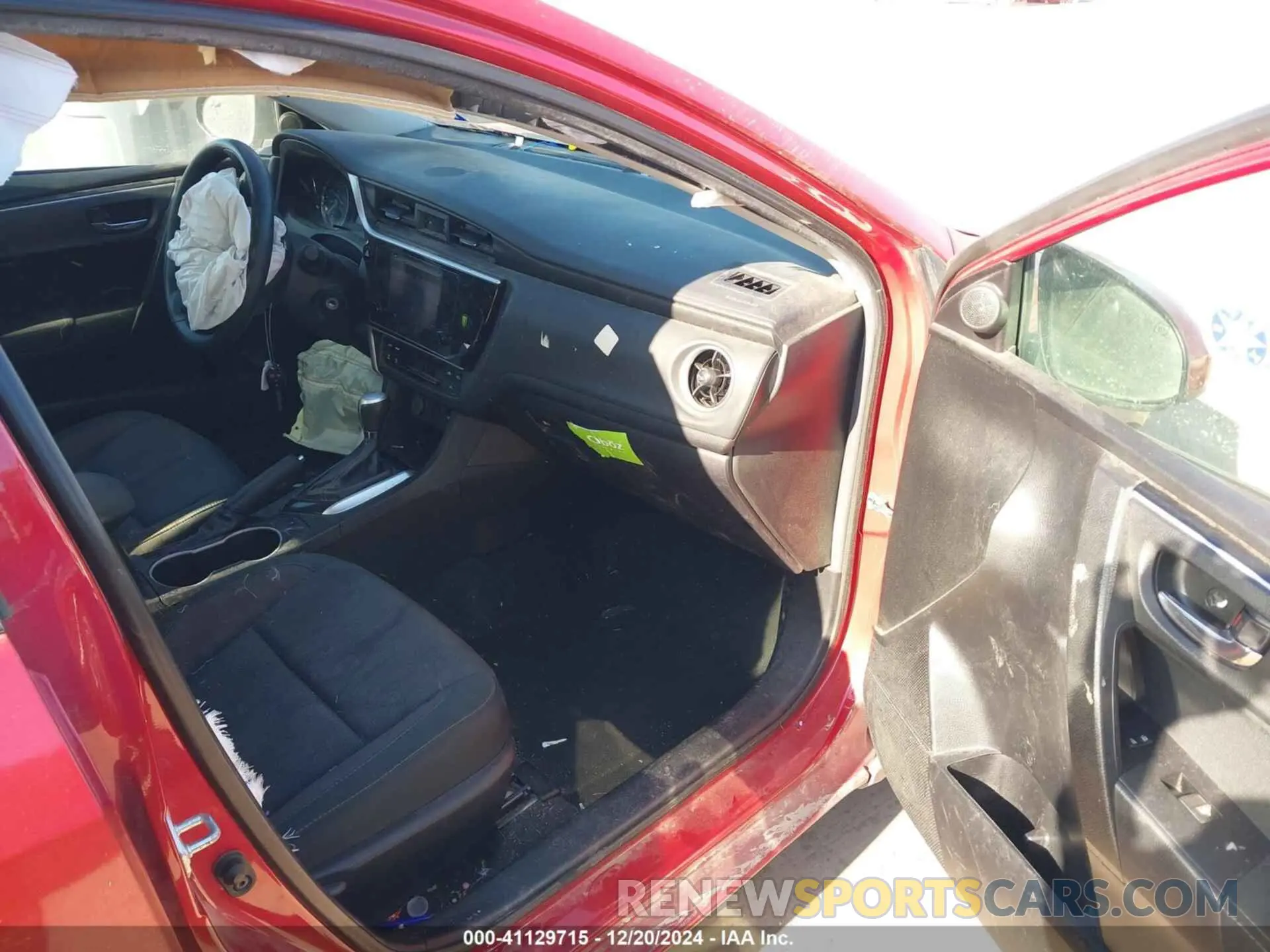 5 Photograph of a damaged car 5YFBURHE4KP871185 TOYOTA COROLLA 2019