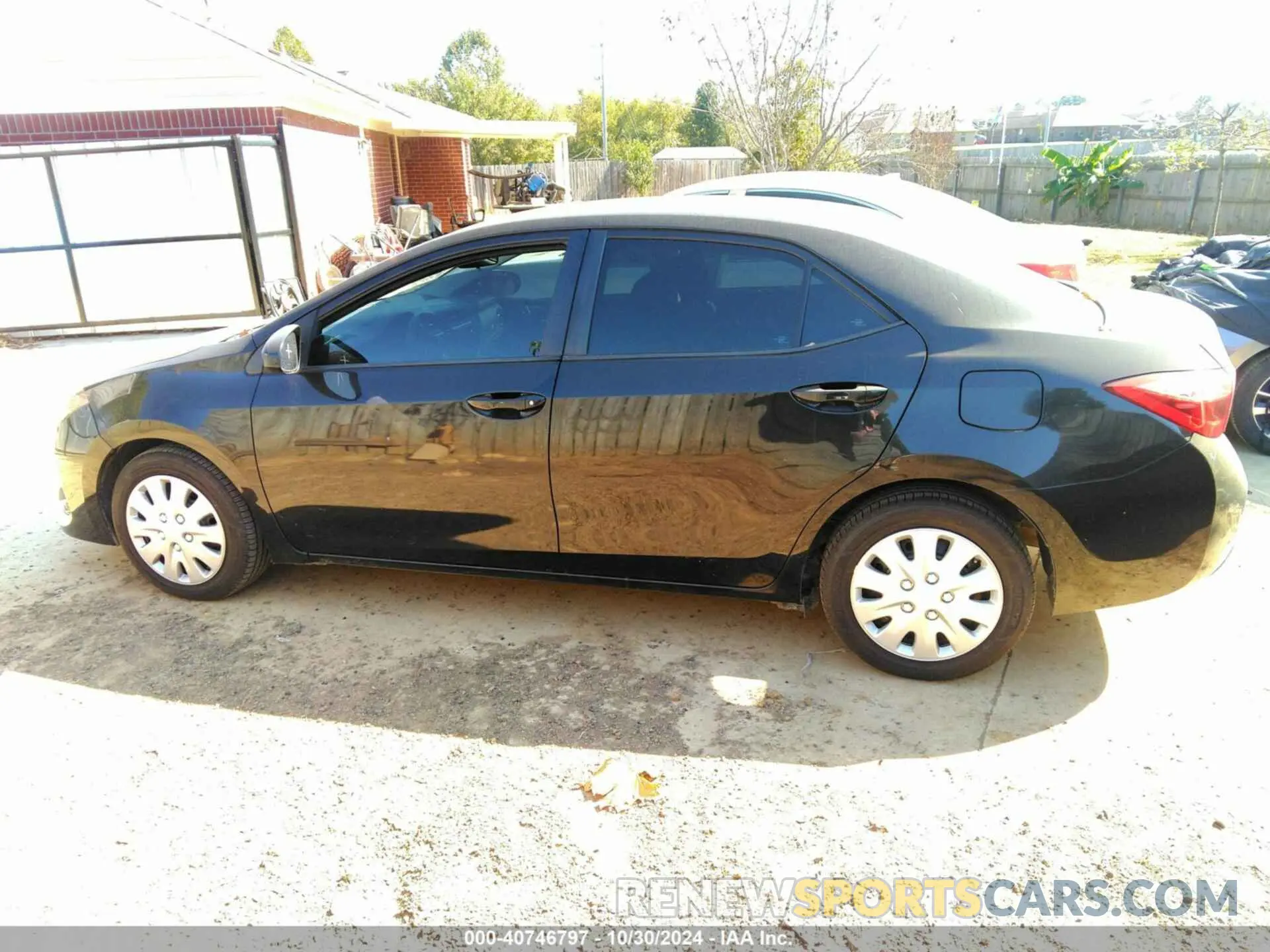 14 Photograph of a damaged car 5YFBURHE4KP871316 TOYOTA COROLLA 2019