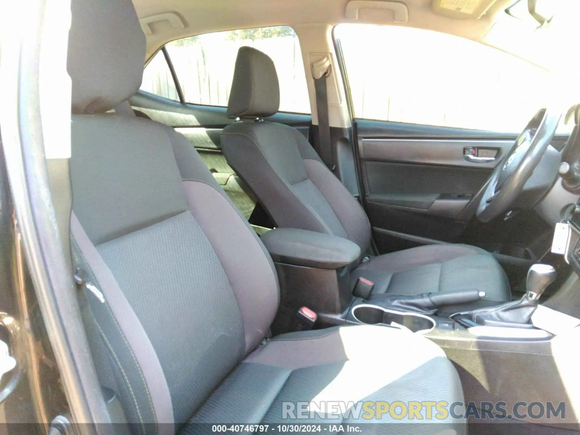 5 Photograph of a damaged car 5YFBURHE4KP871316 TOYOTA COROLLA 2019
