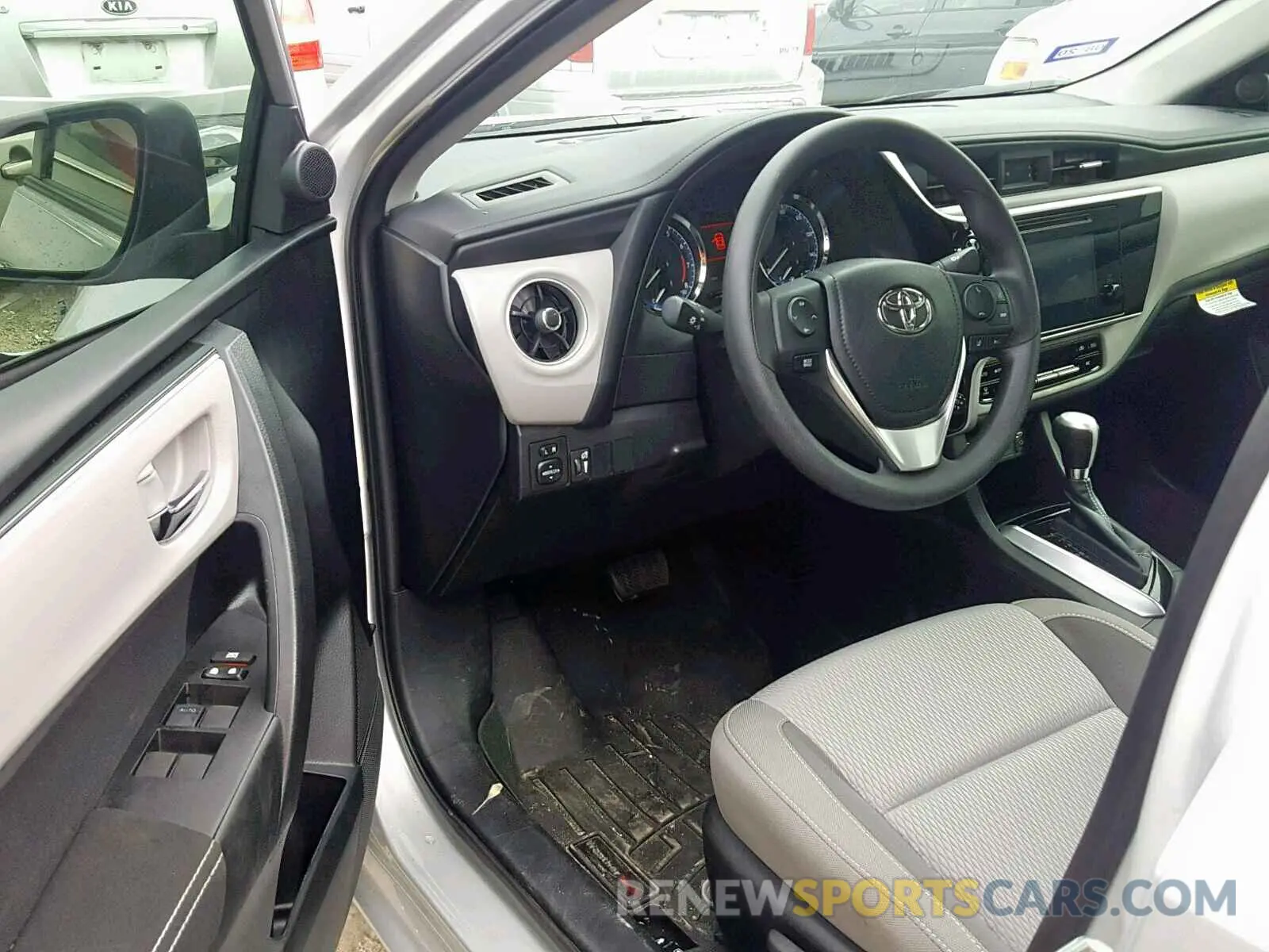 9 Photograph of a damaged car 5YFBURHE4KP877357 TOYOTA COROLLA 2019