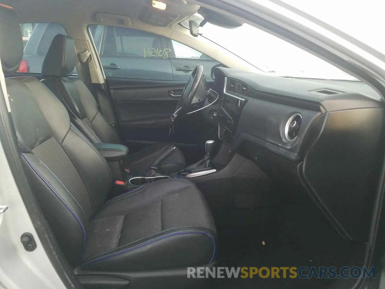 5 Photograph of a damaged car 5YFBURHE4KP880971 TOYOTA COROLLA 2019