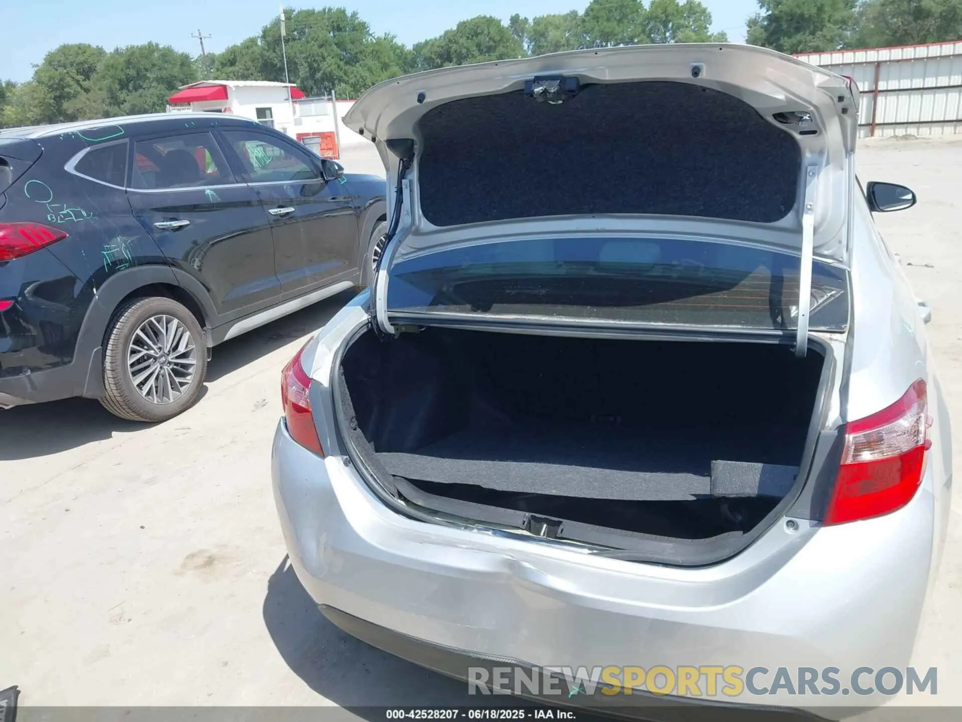 16 Photograph of a damaged car 5YFBURHE4KP881845 TOYOTA COROLLA 2019