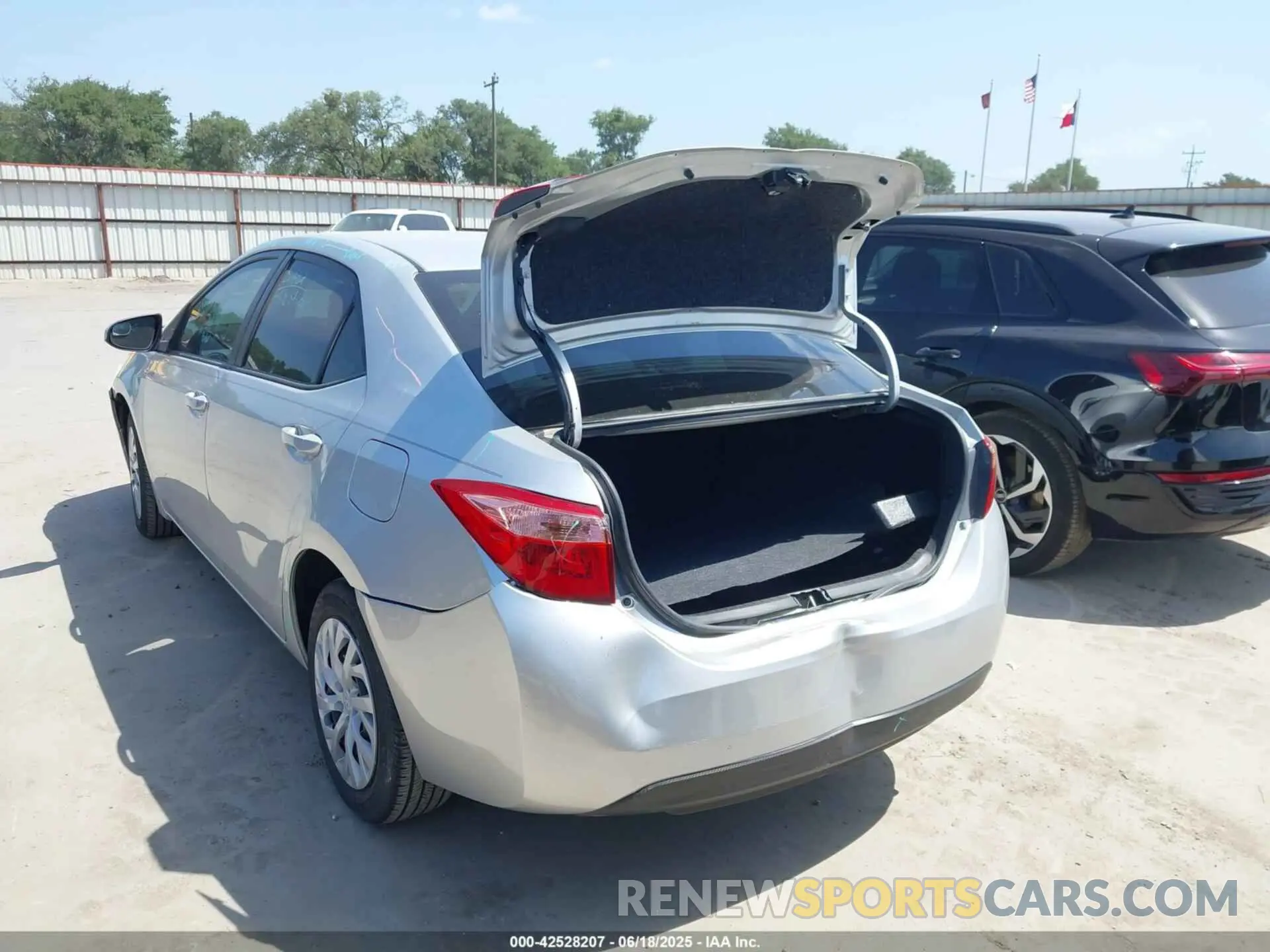 3 Photograph of a damaged car 5YFBURHE4KP881845 TOYOTA COROLLA 2019