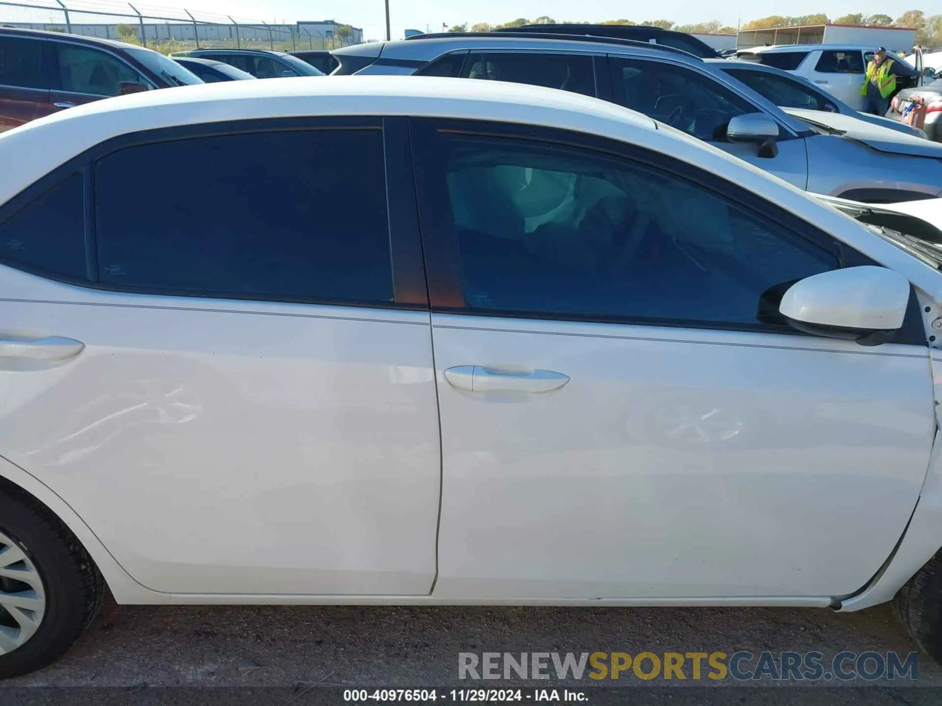 13 Фотография поврежденного автомобиля 5YFBURHE4KP882073 TOYOTA COROLLA 2019