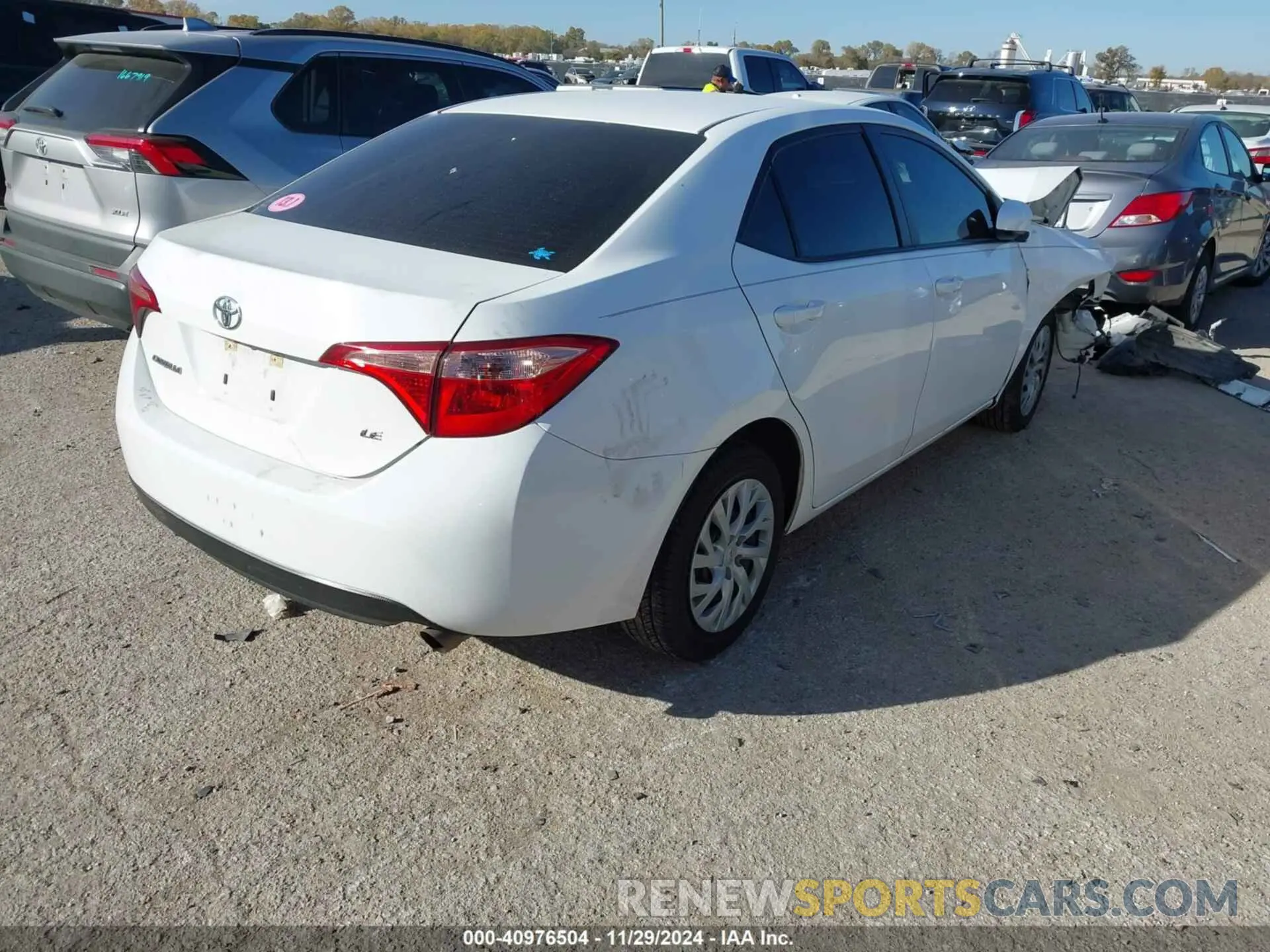 4 Фотография поврежденного автомобиля 5YFBURHE4KP882073 TOYOTA COROLLA 2019