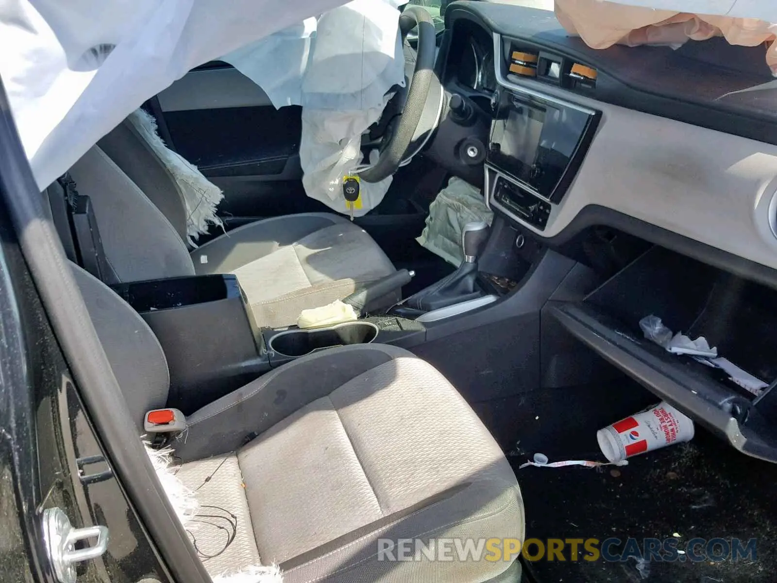 5 Photograph of a damaged car 5YFBURHE4KP882865 TOYOTA COROLLA 2019