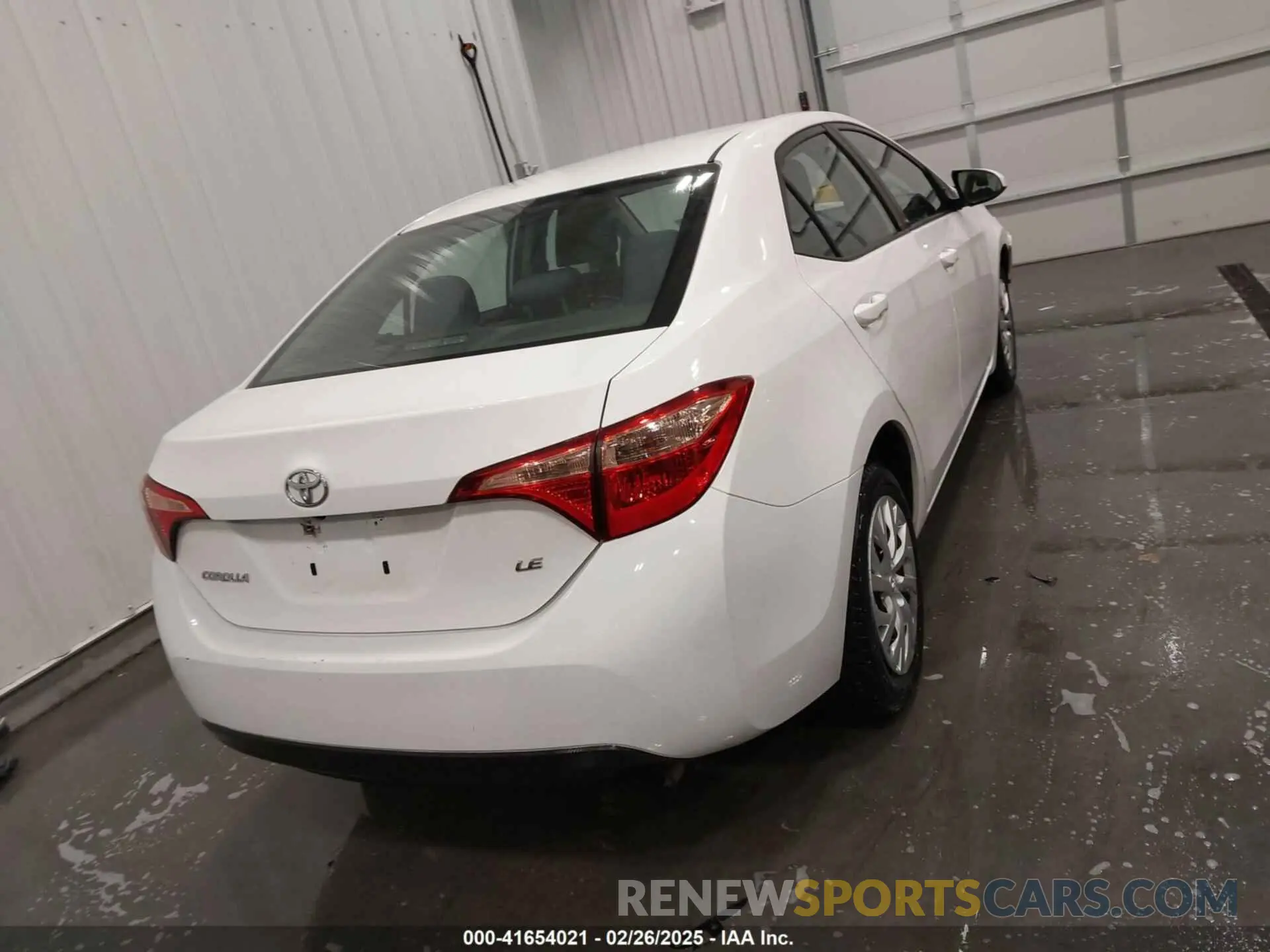 16 Photograph of a damaged car 5YFBURHE4KP904766 TOYOTA COROLLA 2019