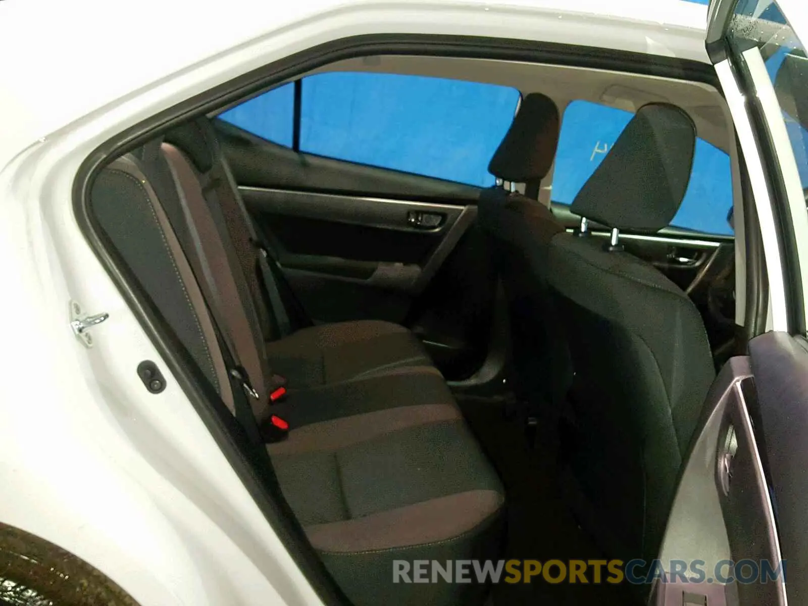 6 Photograph of a damaged car 5YFBURHE4KP908154 TOYOTA COROLLA 2019