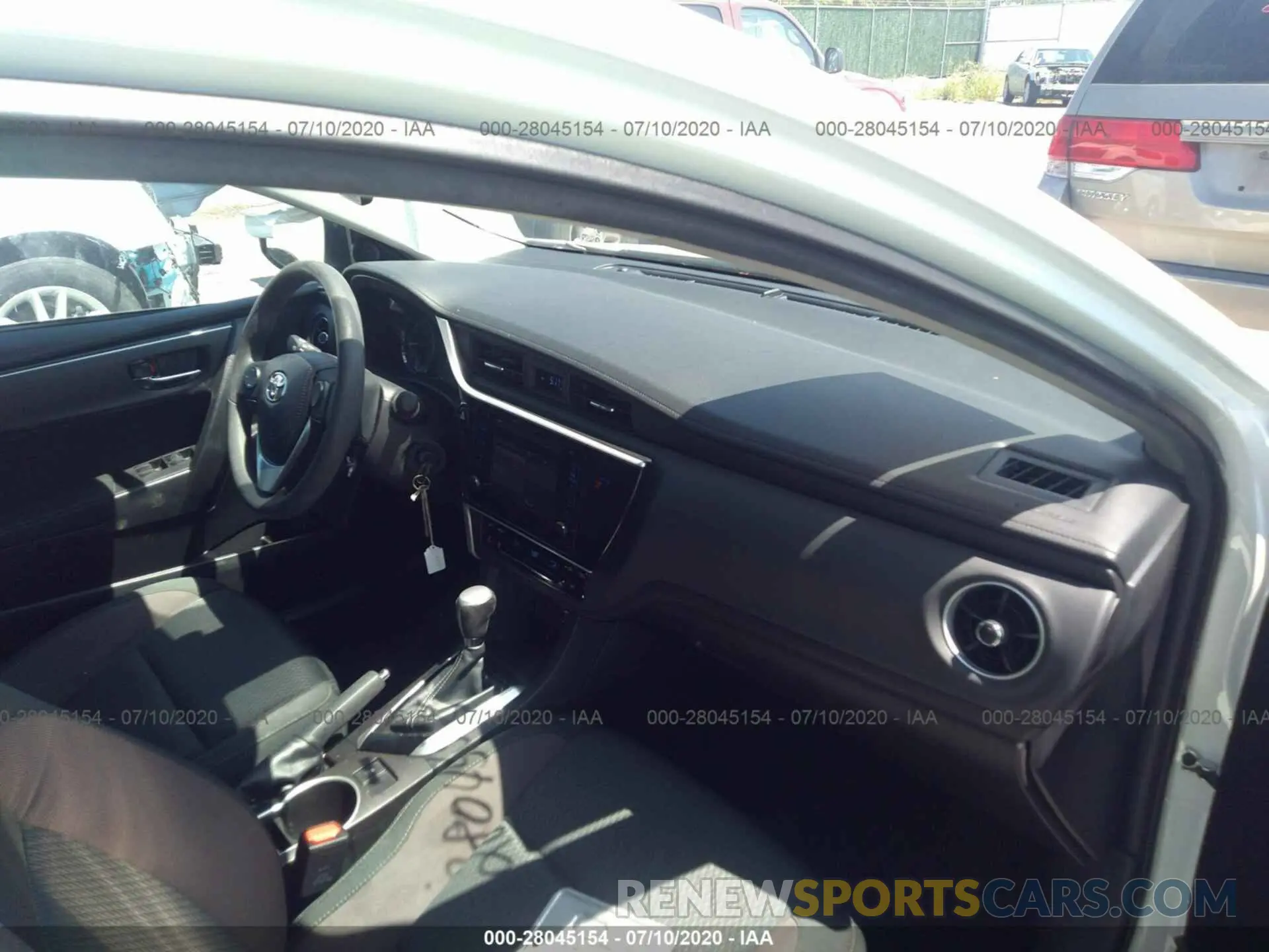 5 Photograph of a damaged car 5YFBURHE4KP910891 TOYOTA COROLLA 2019