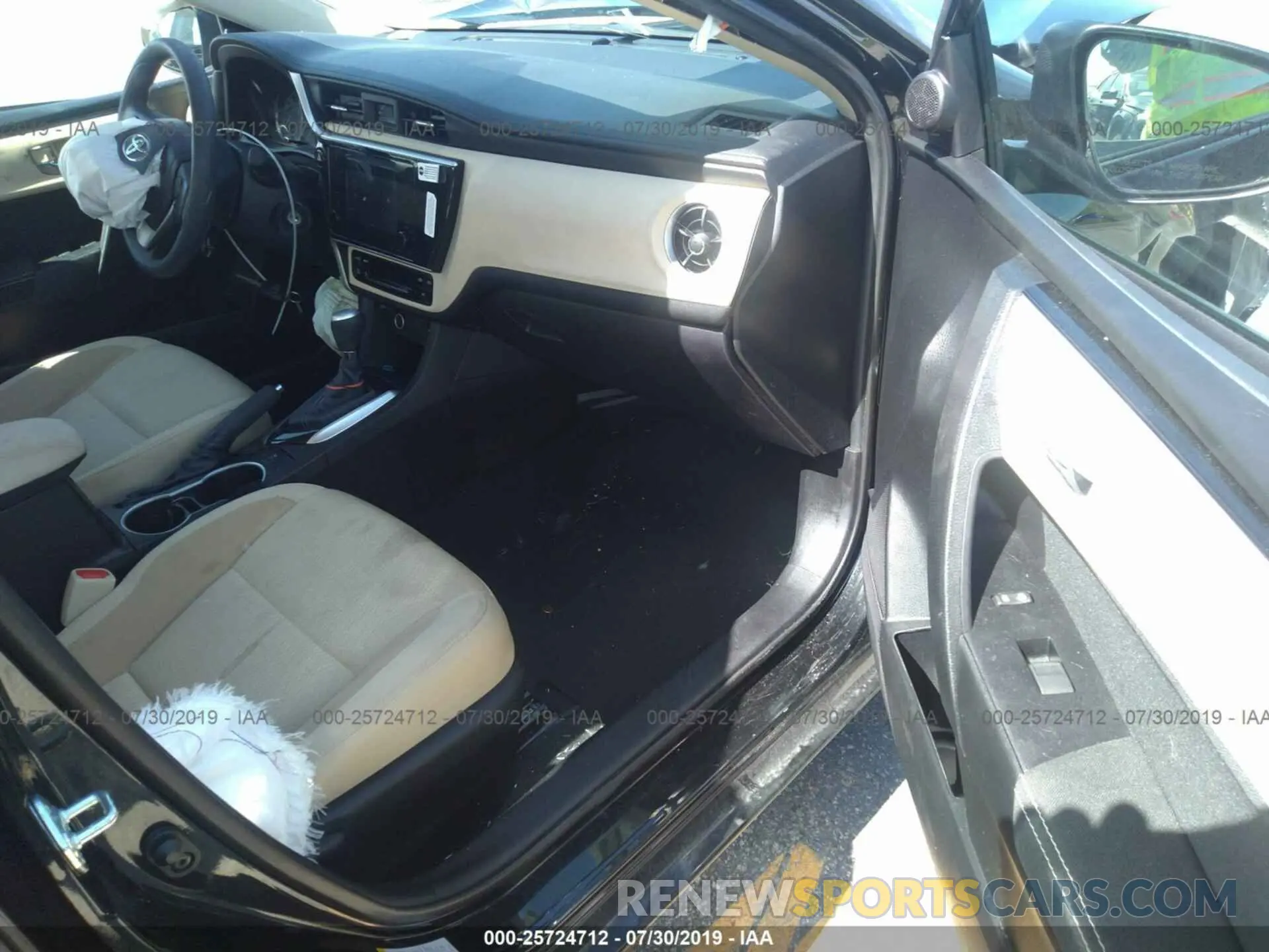 5 Photograph of a damaged car 5YFBURHE4KP919106 TOYOTA COROLLA 2019